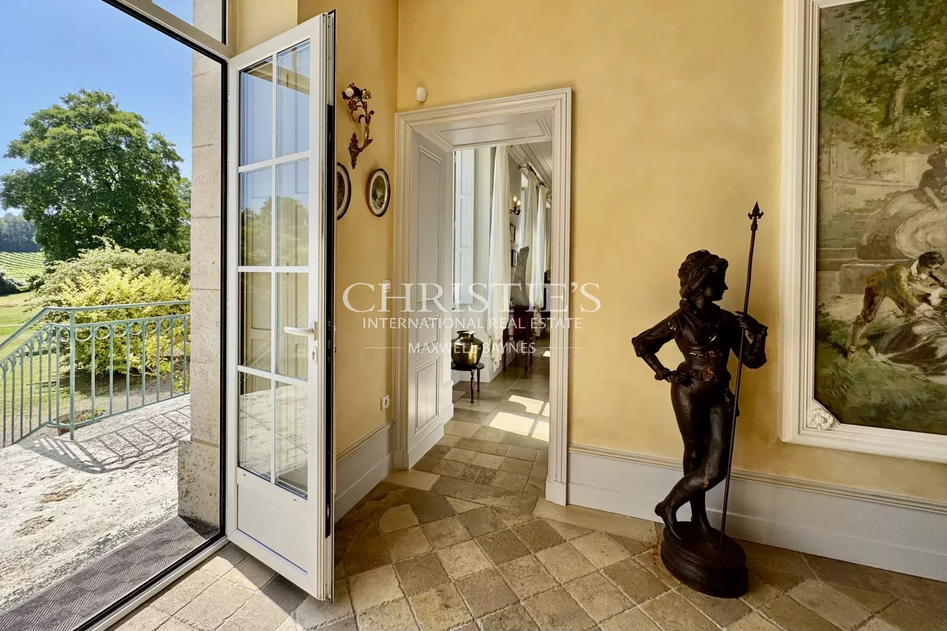 14 Bedroom Villa/Townhouse's Image 12