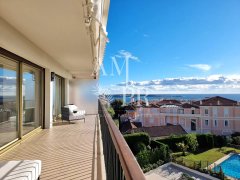 Top Floor 136m2 - 3 bedrooms apartment with sea view- Cannes Californie — photo 3 of 7