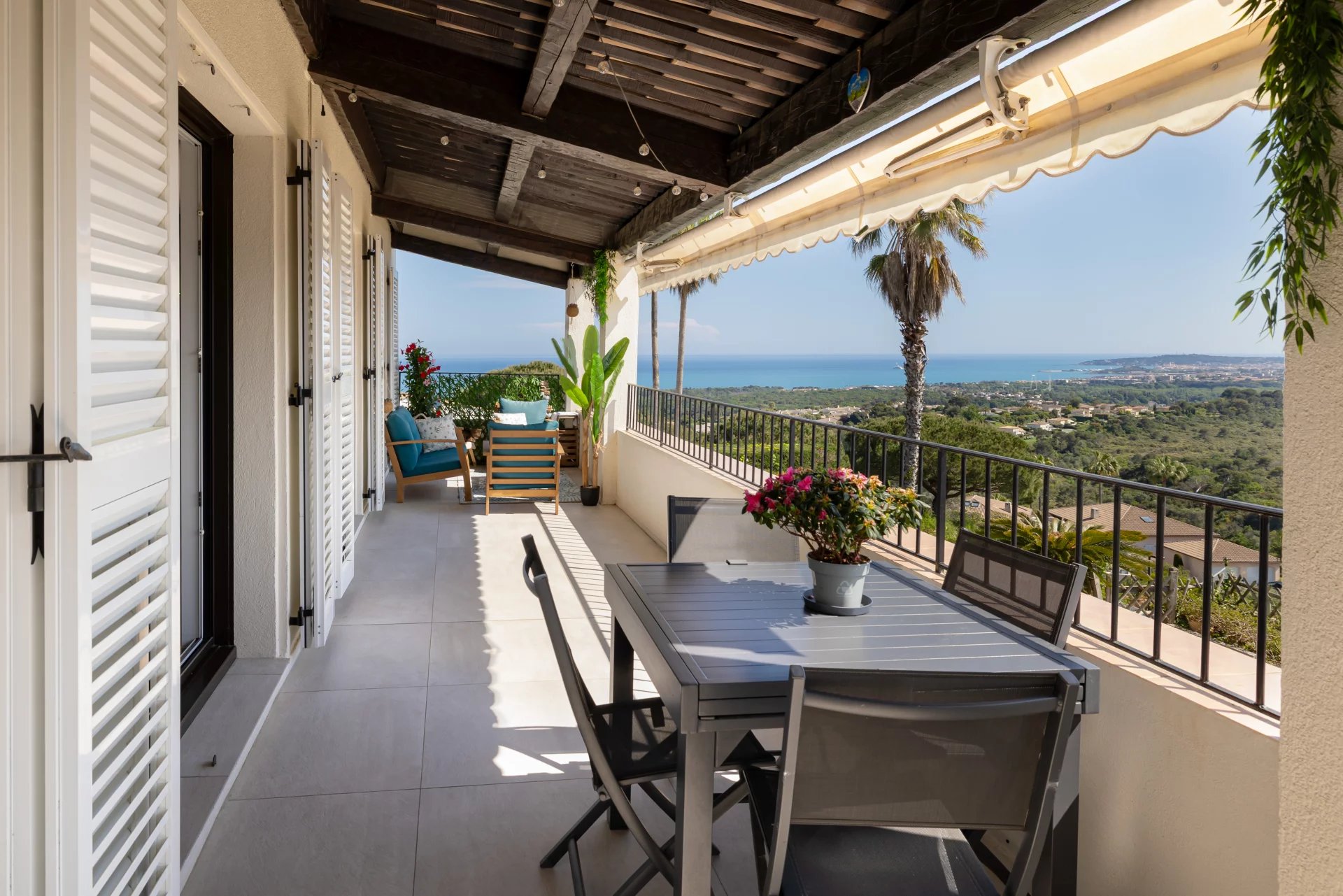 Apartment for sale Villeneuve-Loubet • Hauts de Vaugrenier 1125000€