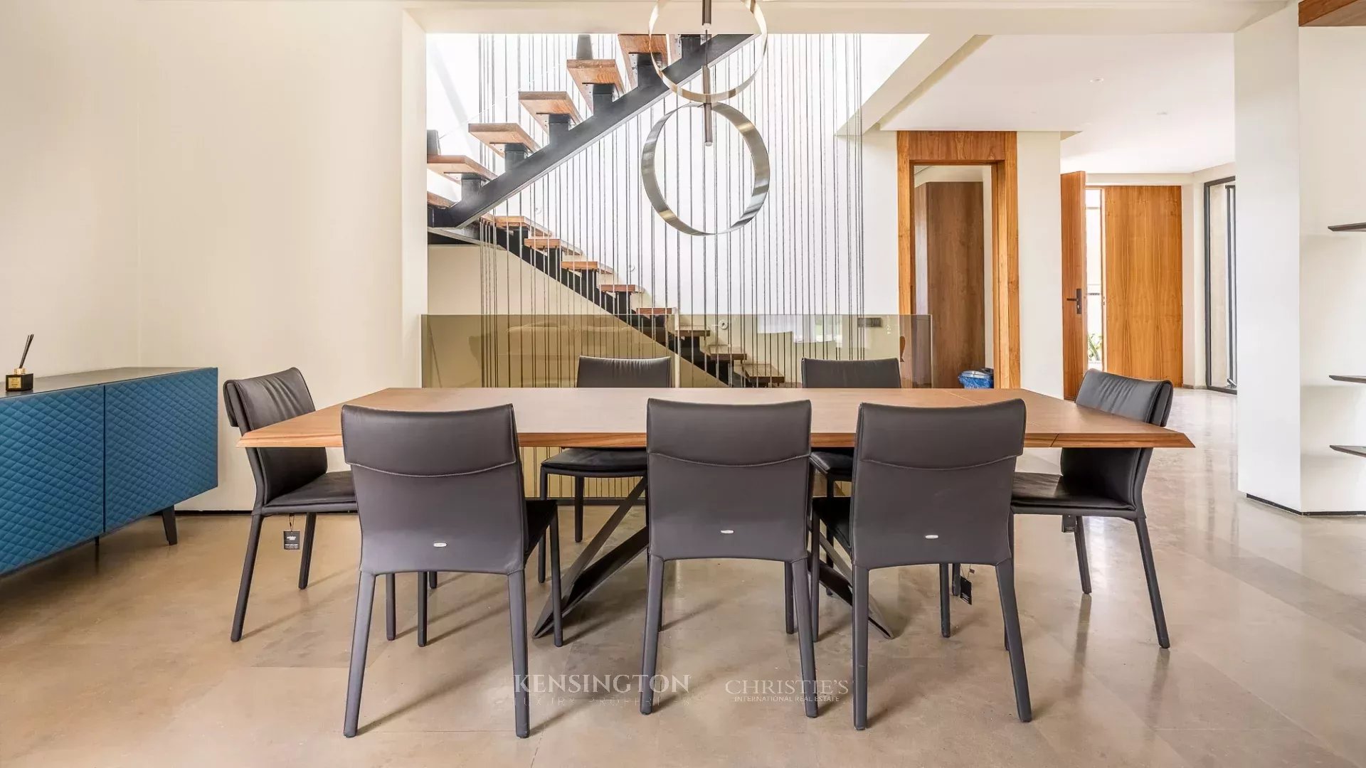 5 Bedroom Villa/Townhouse's Image 8