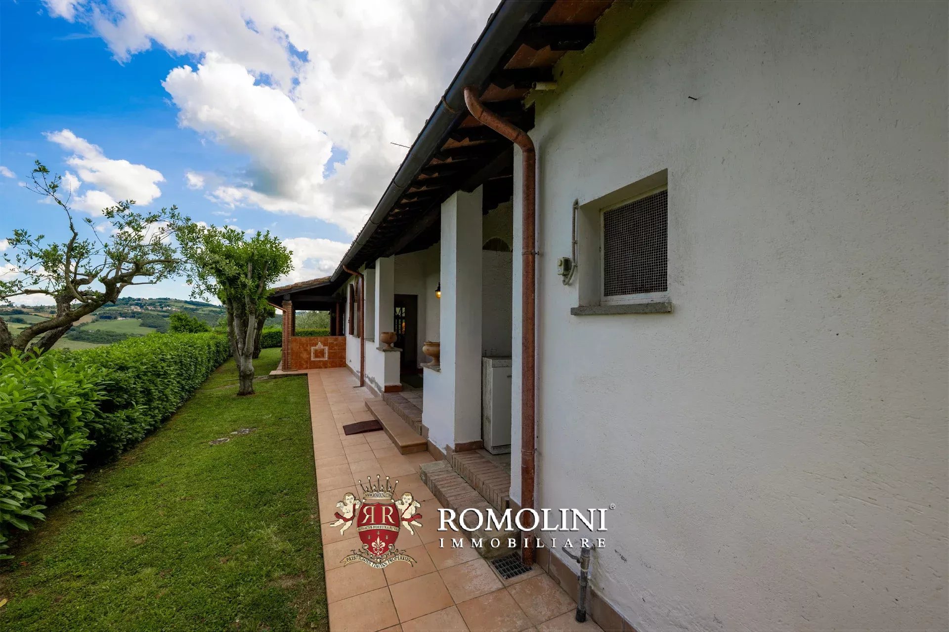 8 Bedroom Villa/Townhouse's Image 54