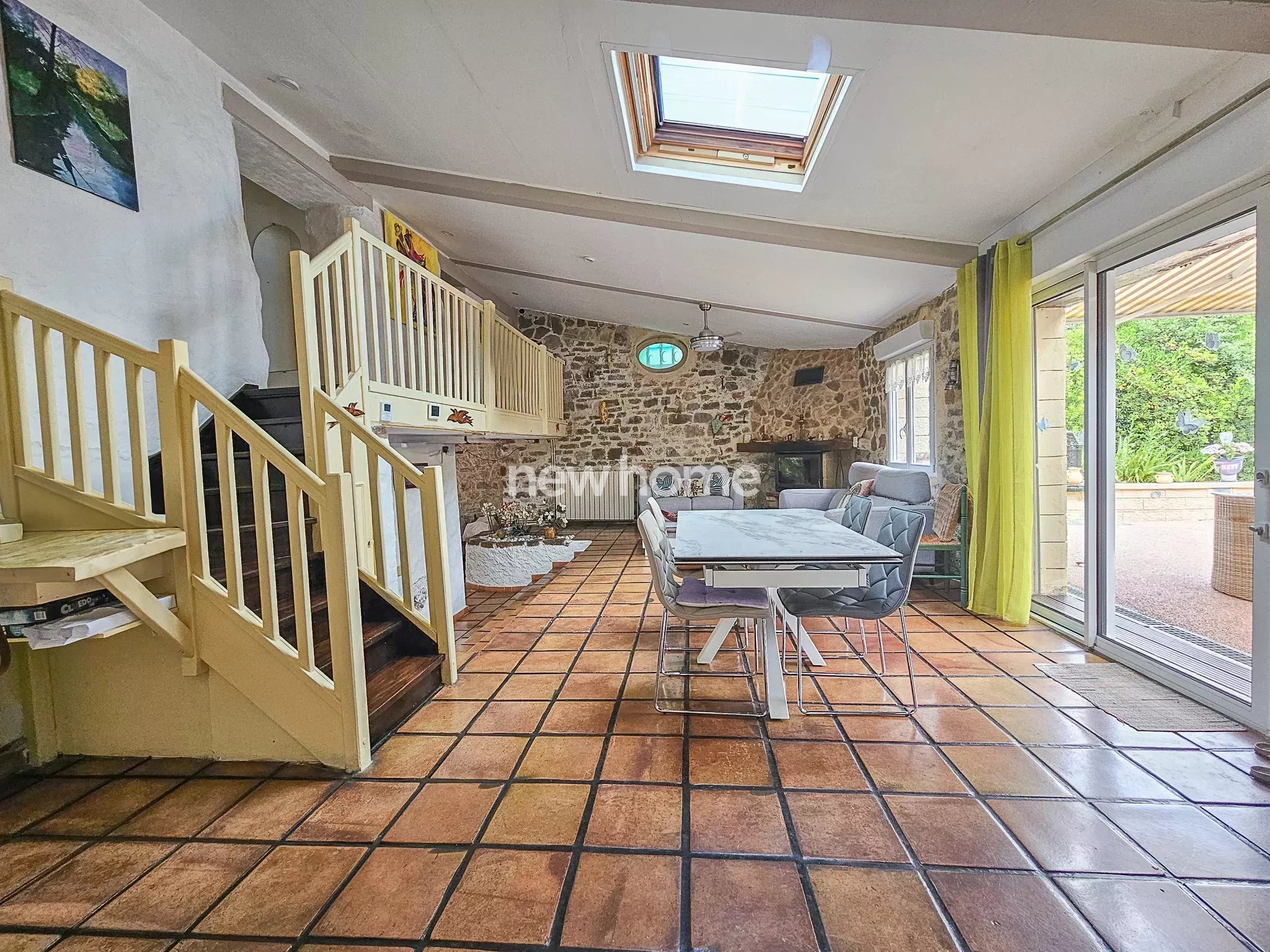 Charme authentique entre Lorgues et Draguignan : bastidon rénové avec jardin arboré et piscine