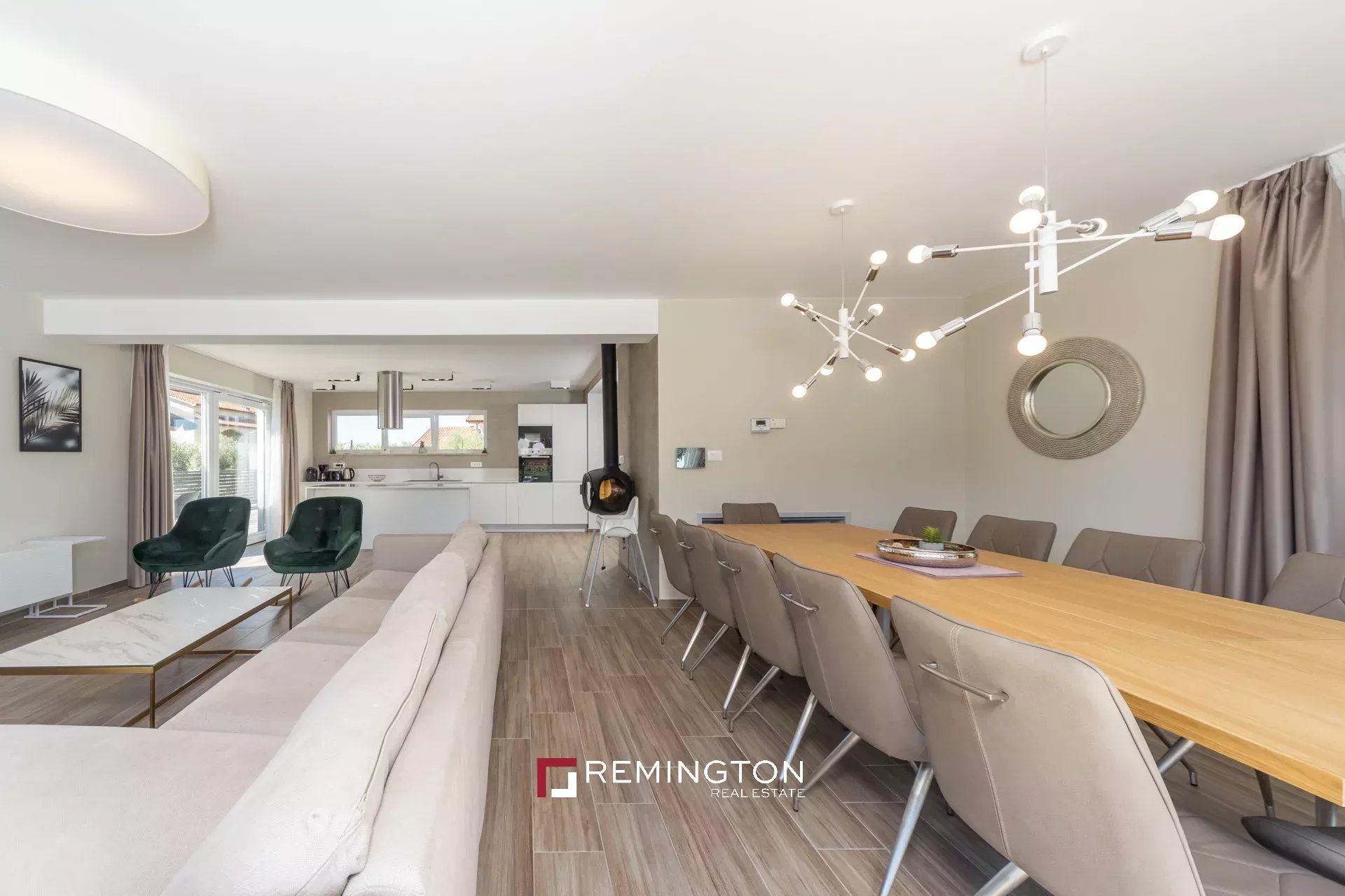 6 Bedroom Villa/Townhouse's Image 16