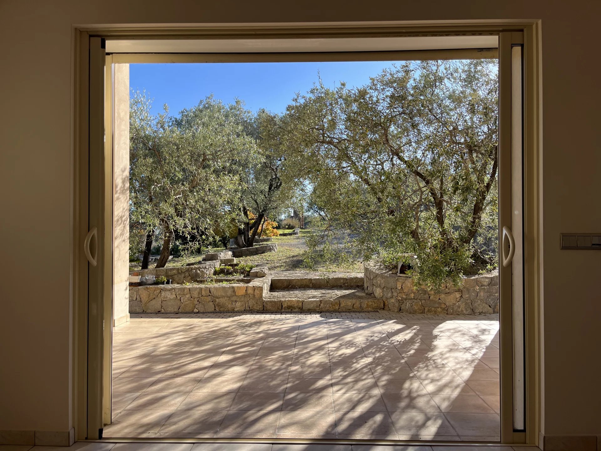 Villa with nice view and independent studio - Seillans