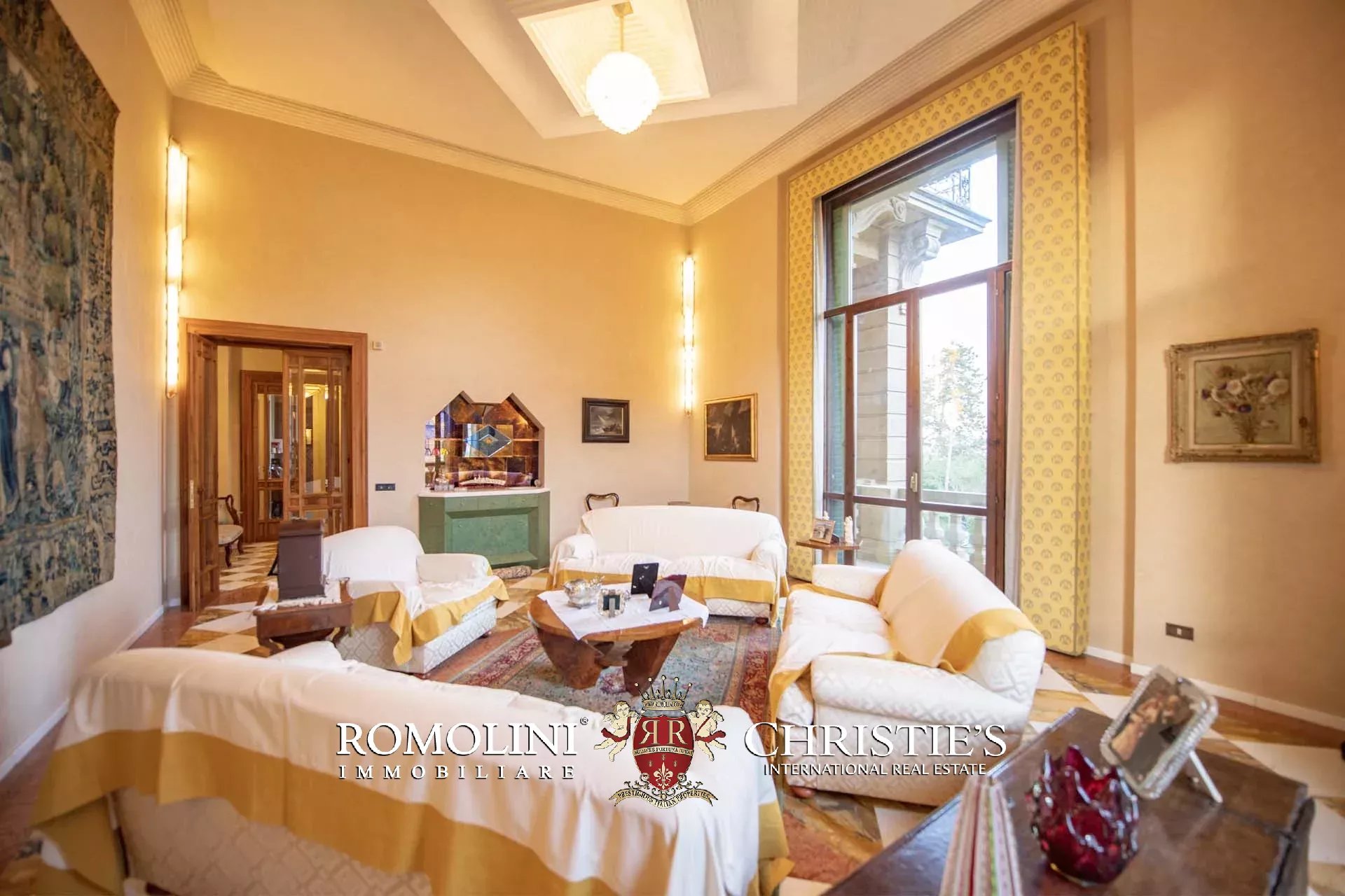 5 Bedroom Apartment/Flat's Image 4