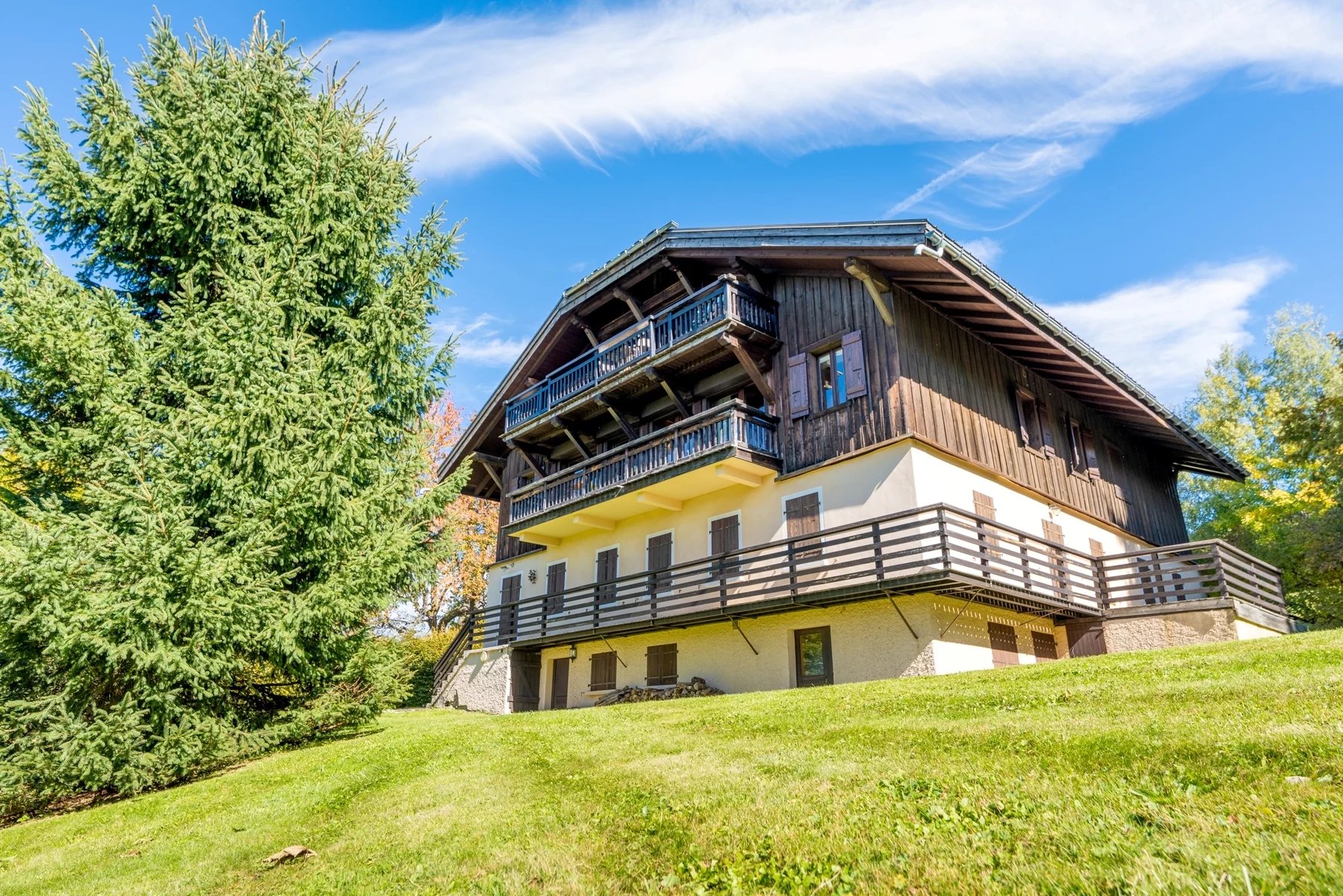 MEGEVE – Fully-renovated 5-bedroom duplex apartment in Mont d’Arbois Accommodation in Chamonix