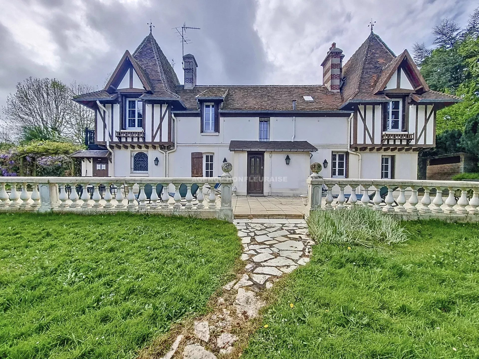 Agence immobilière de 