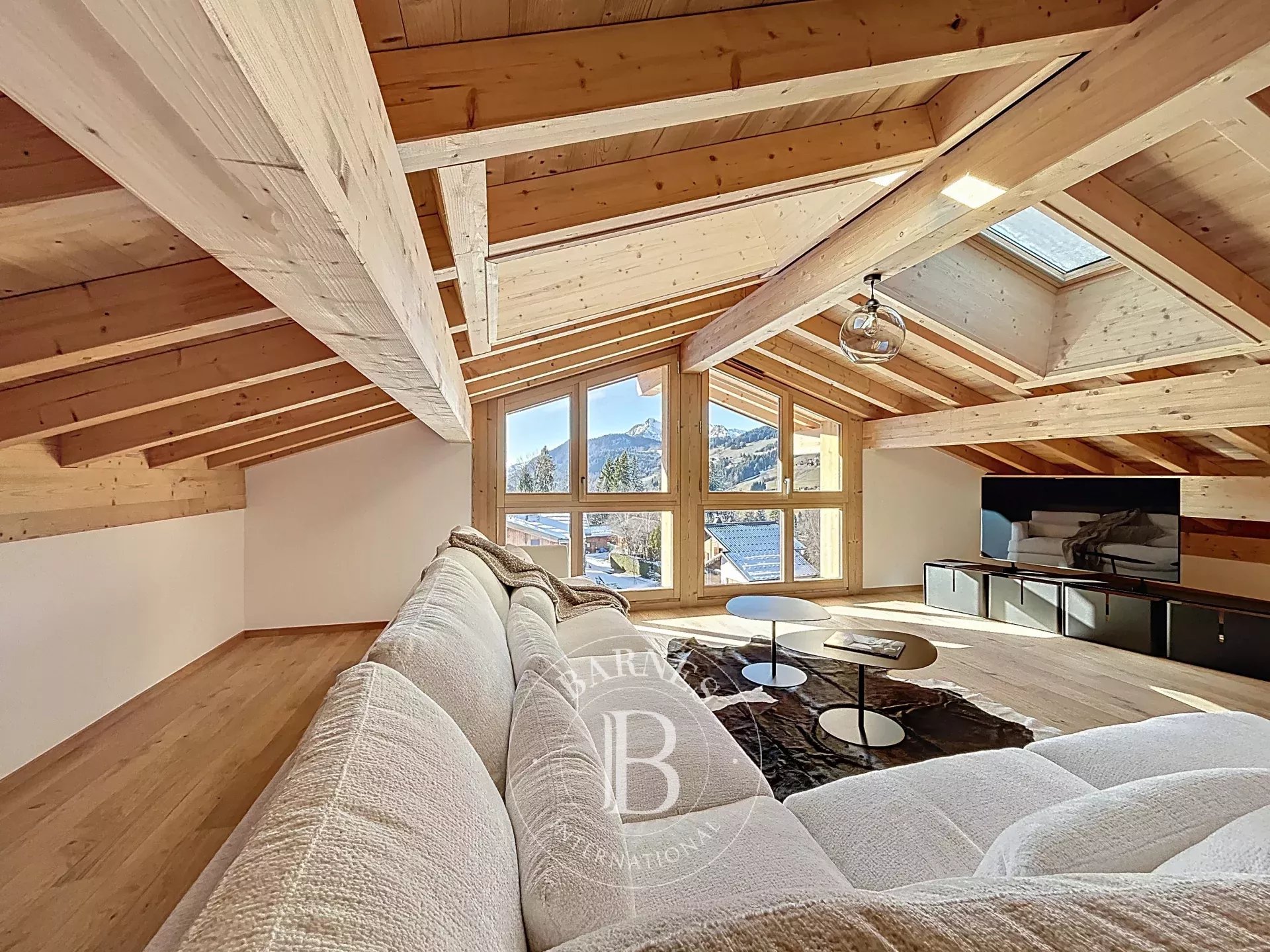 Photo of Les Gets – Spacious Family T6 Duplex – Direct Ski Access – Open Mountain Views