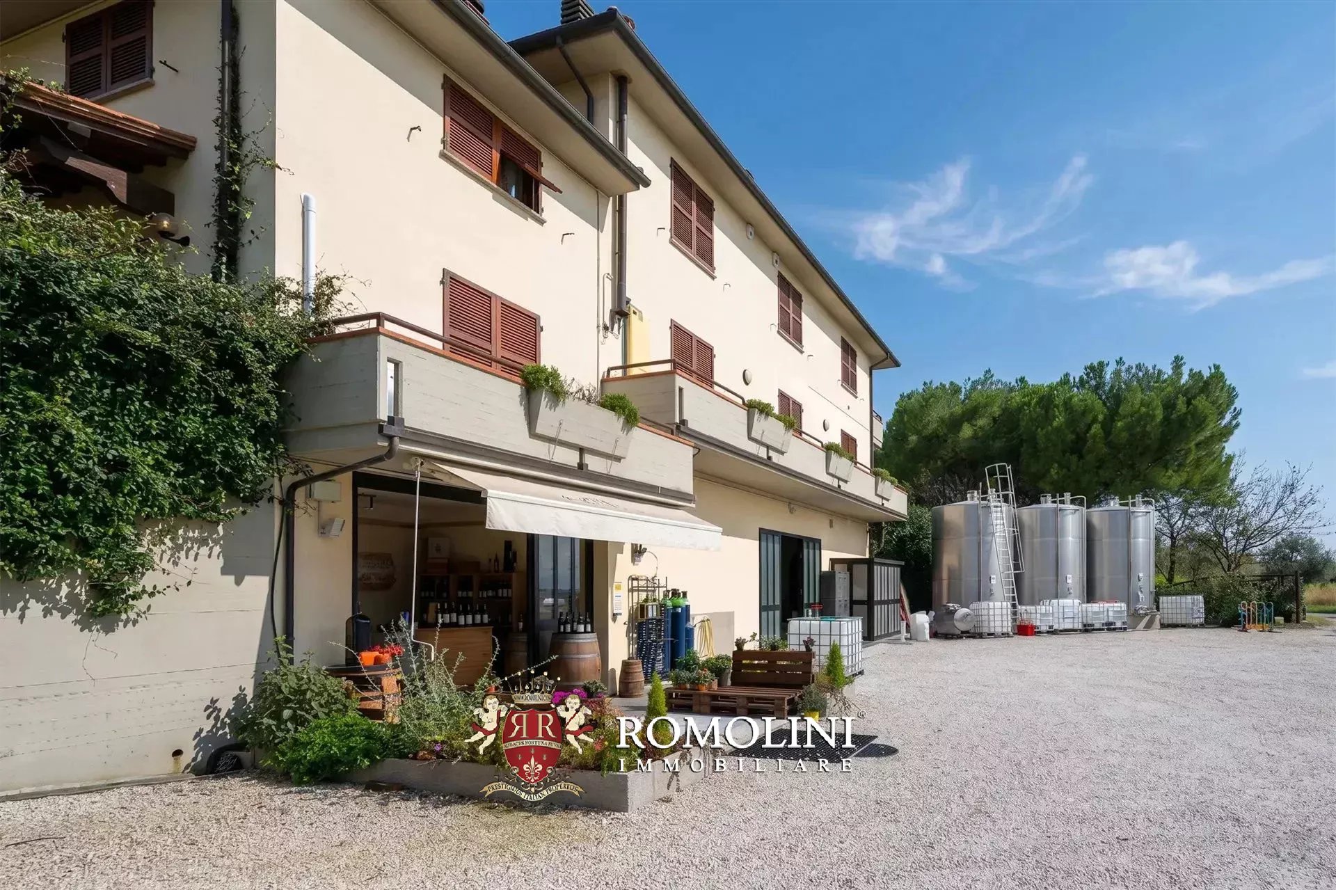 5 Bedroom Vineyard's Image 4