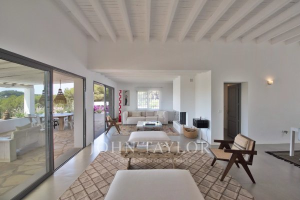 Luxury 9-Bedroom Family Villa for Sale in Jes&uacute;s, Ibiza | Legacy Estate — photo 3