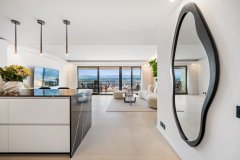 Exceptional Apartment – Top Floor with Panoramic Sea View — photo 6 of 7