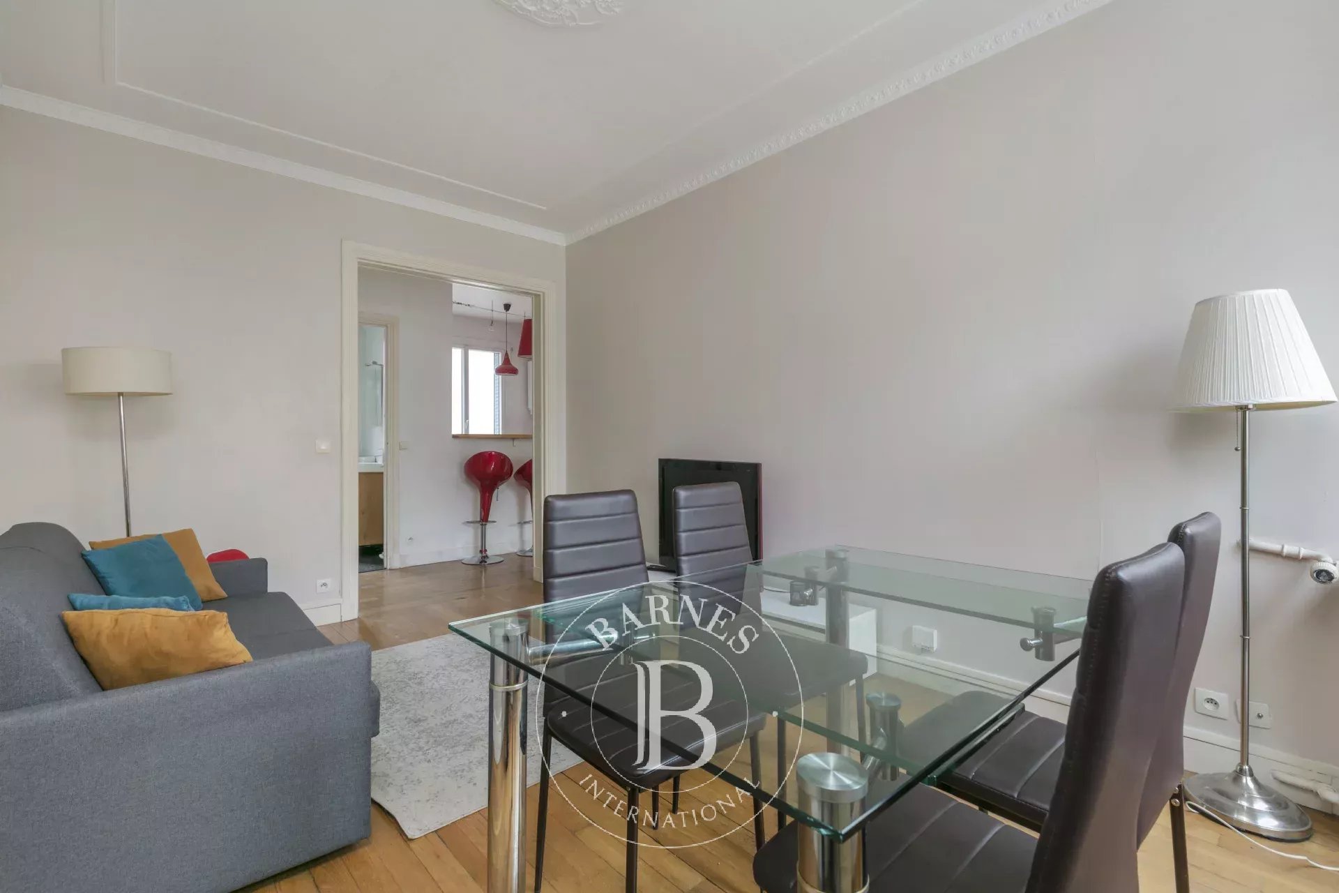 Neuilly-Achille Peretti - 1-bed apartment - Balcony - Within walking distance of the shops and public transport services