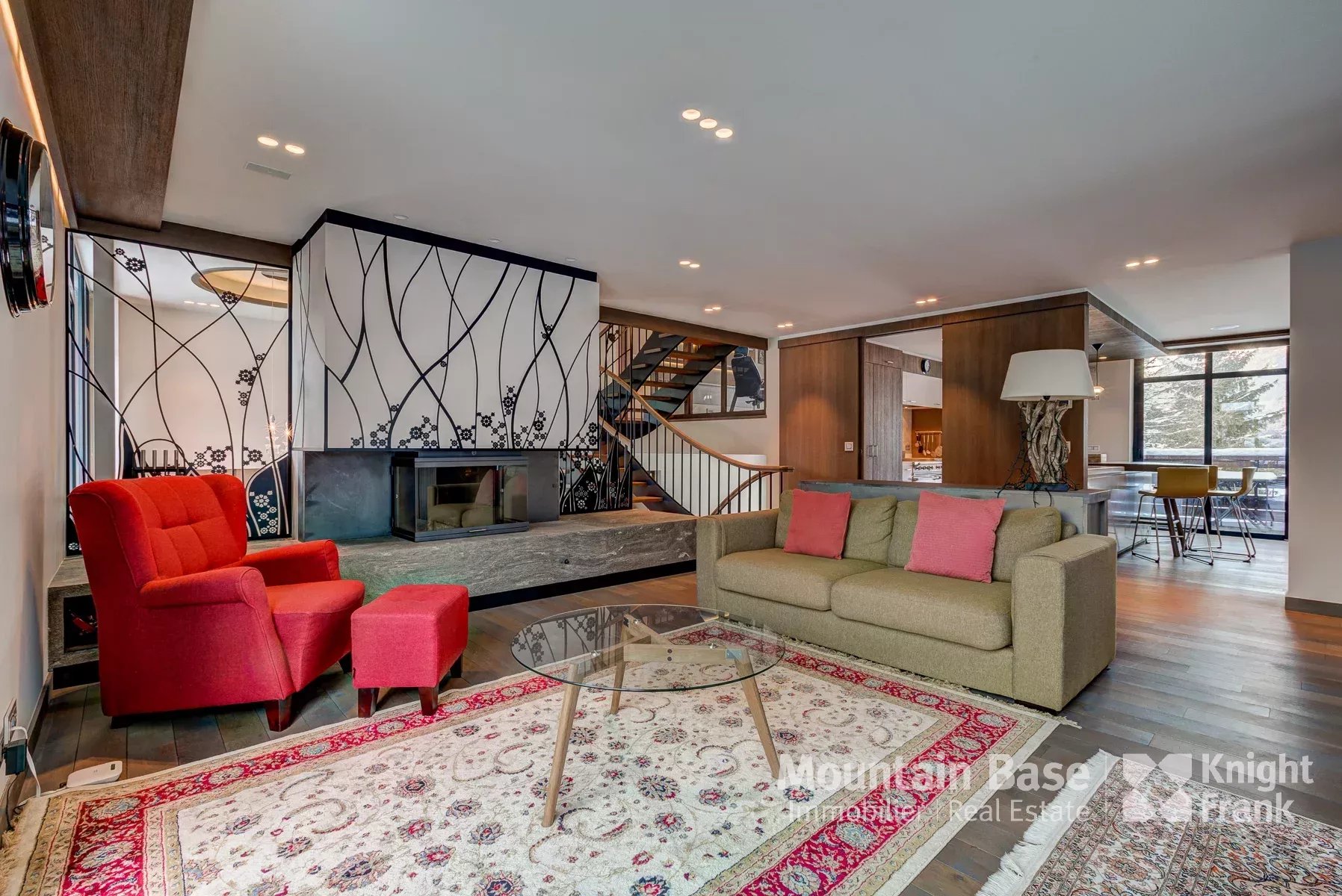 Photo of Beautifully designed, contemporary 4/5 bedroom chalet in a quiet area of Les Houches