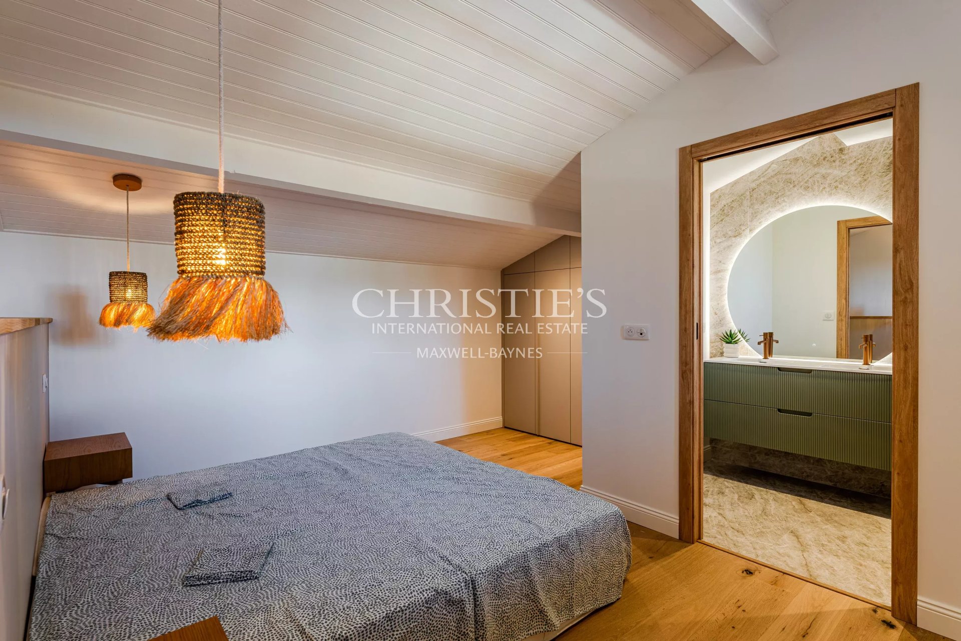 4 Bedroom Villa/Townhouse's Image 21