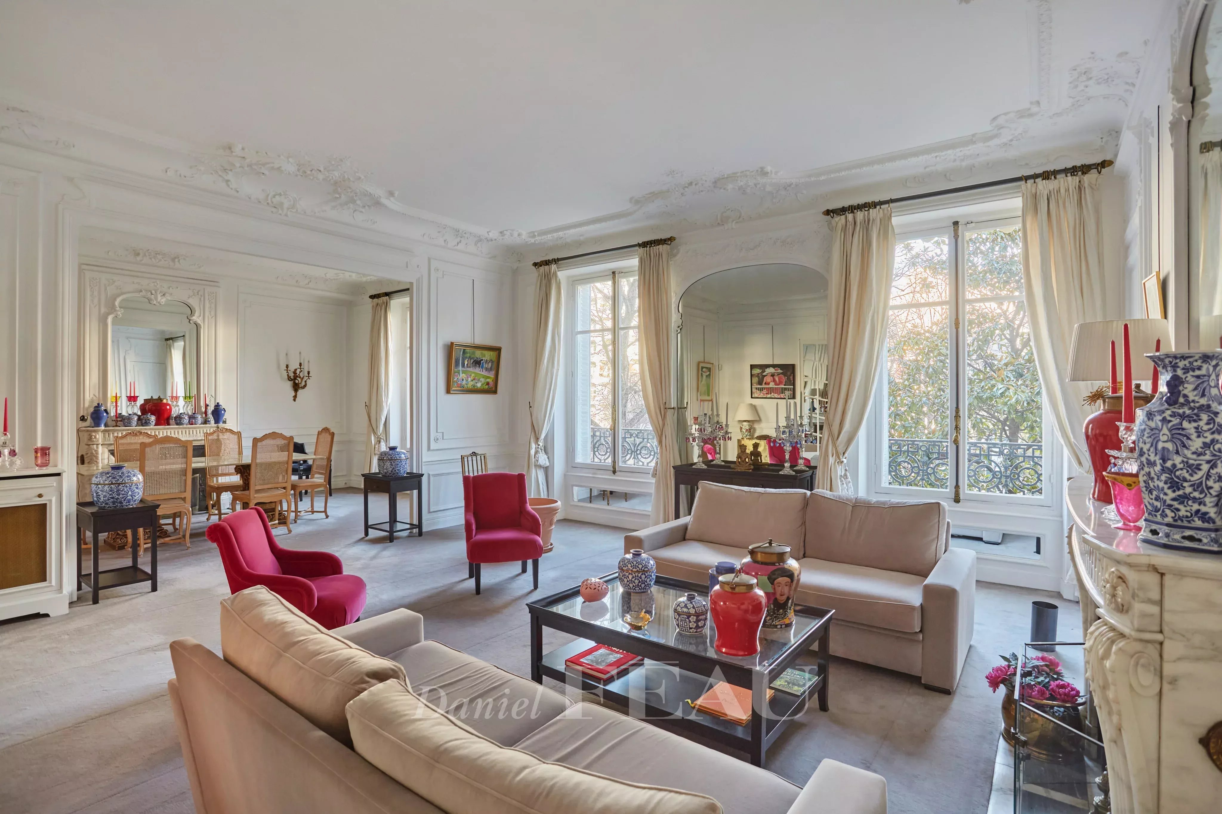 Paris 16th District – A spacious 4/5 bed apartment