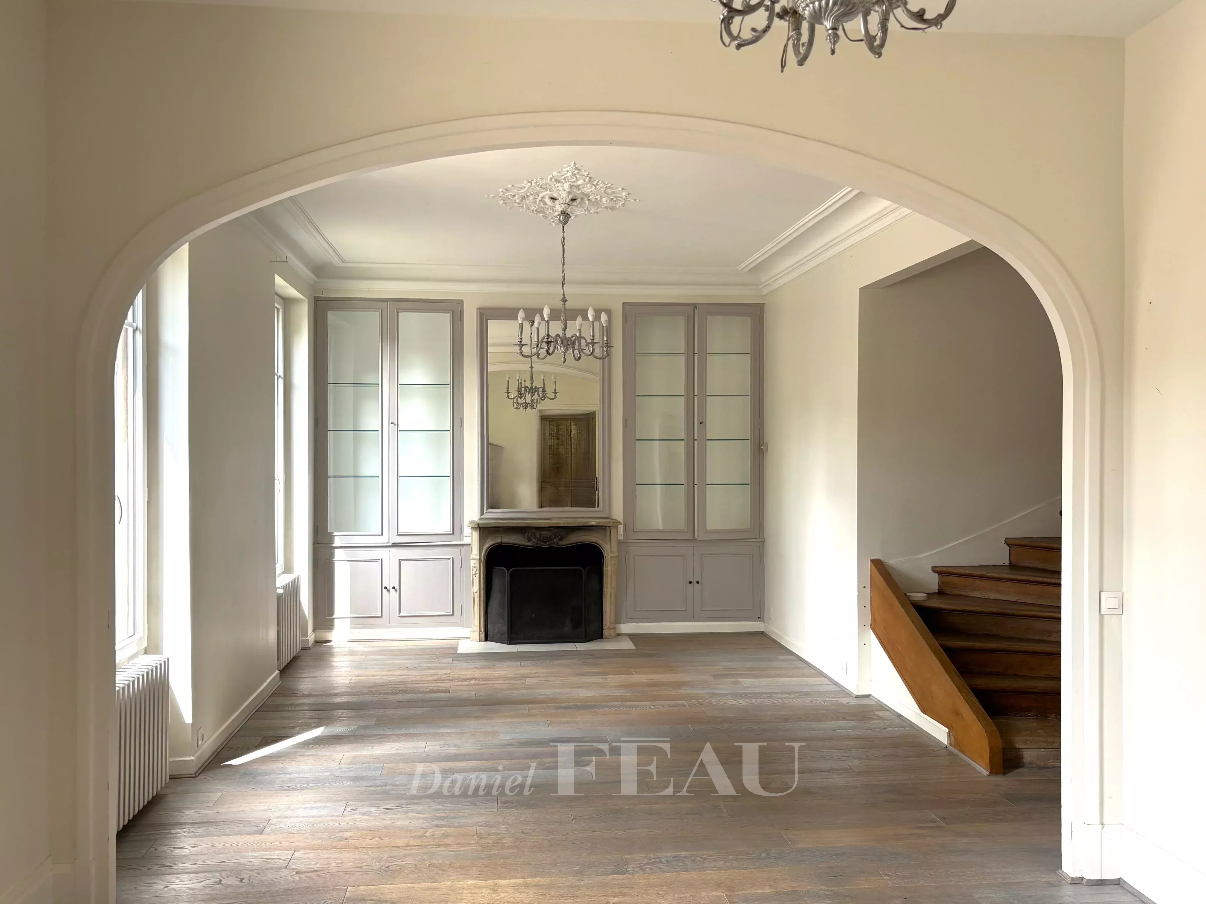 CHAMBOURCY CENTRE– Maison et dépendances