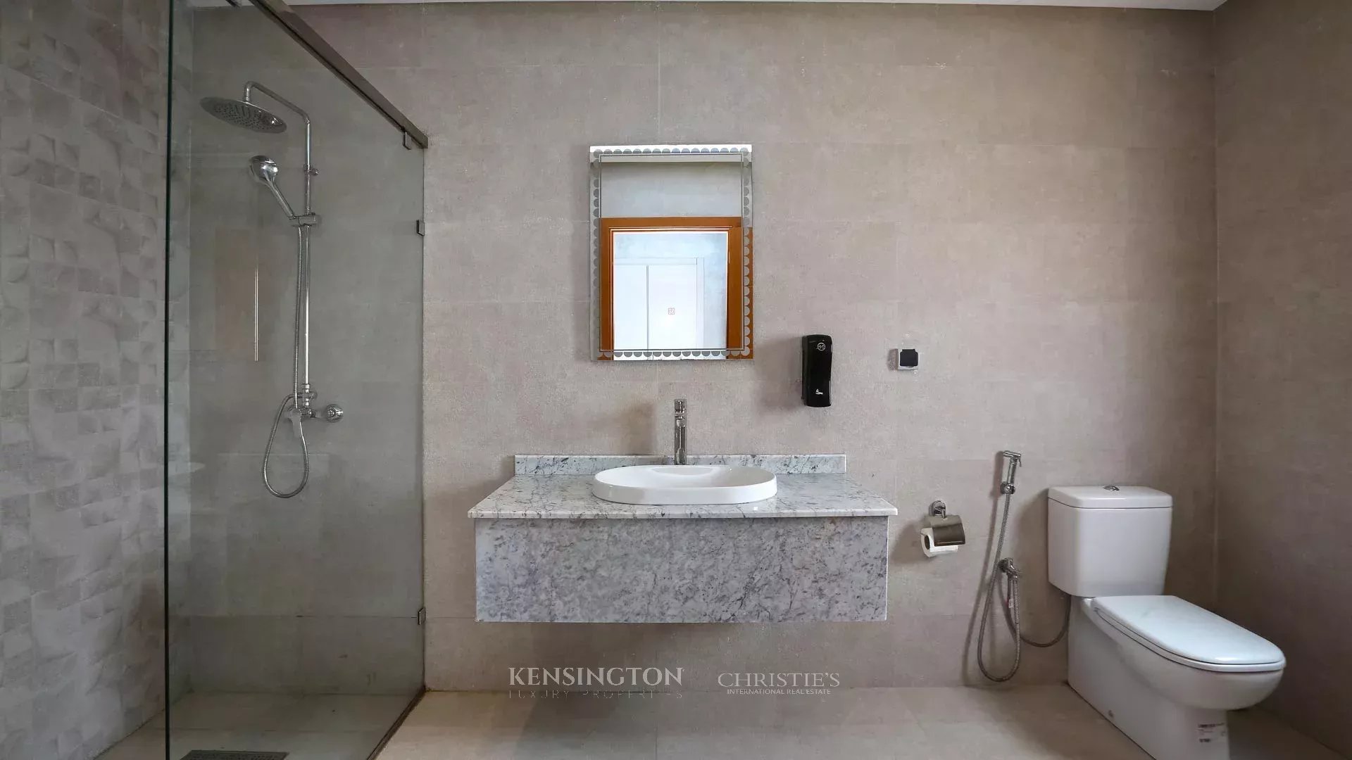 7 Bedroom Villa/Townhouse's Image 23
