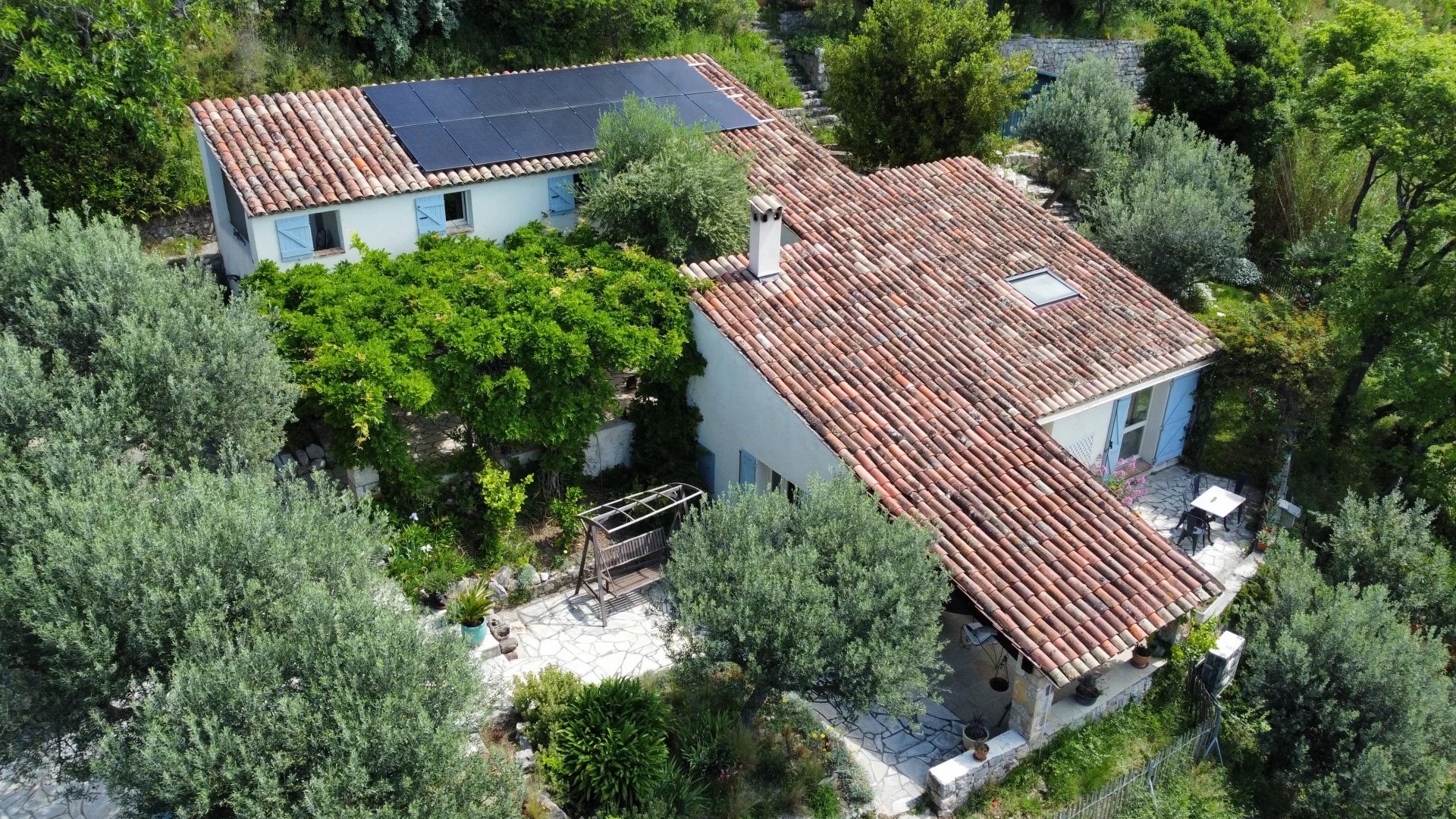 Propriété, à pieds au village, avec vue panoramique et piscine à Claviers