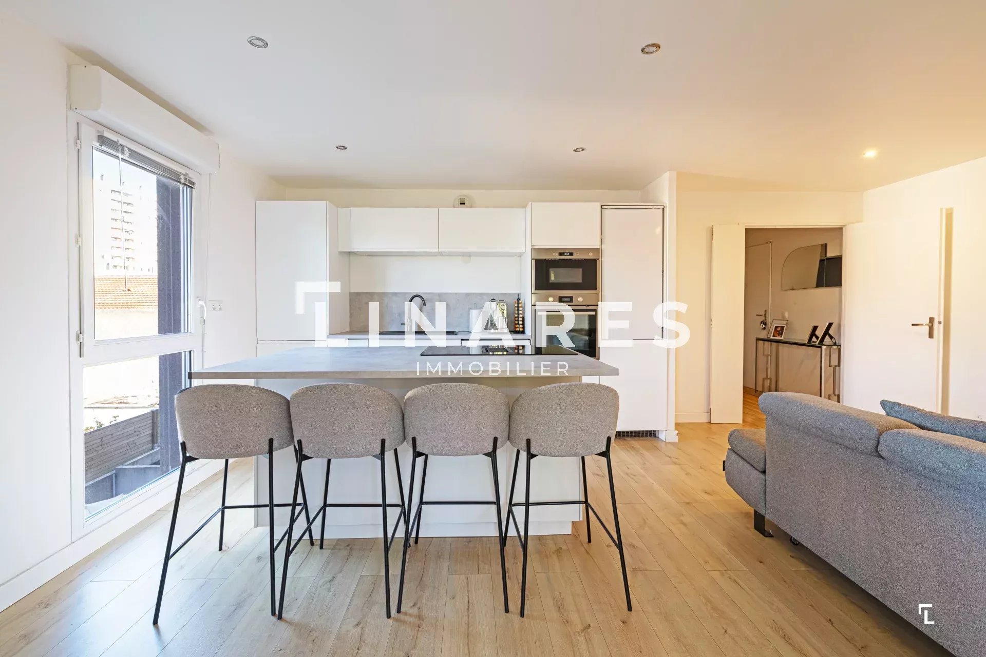 TERRASSES & LUMIERE - Appartement T3 de 64 m2 - Terrasse 16 m2 et 8m2 - Parking - 13009