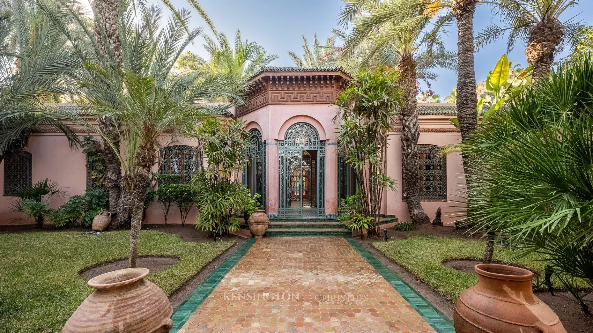 6 Bedroom Villa/Townhouse's Image 43