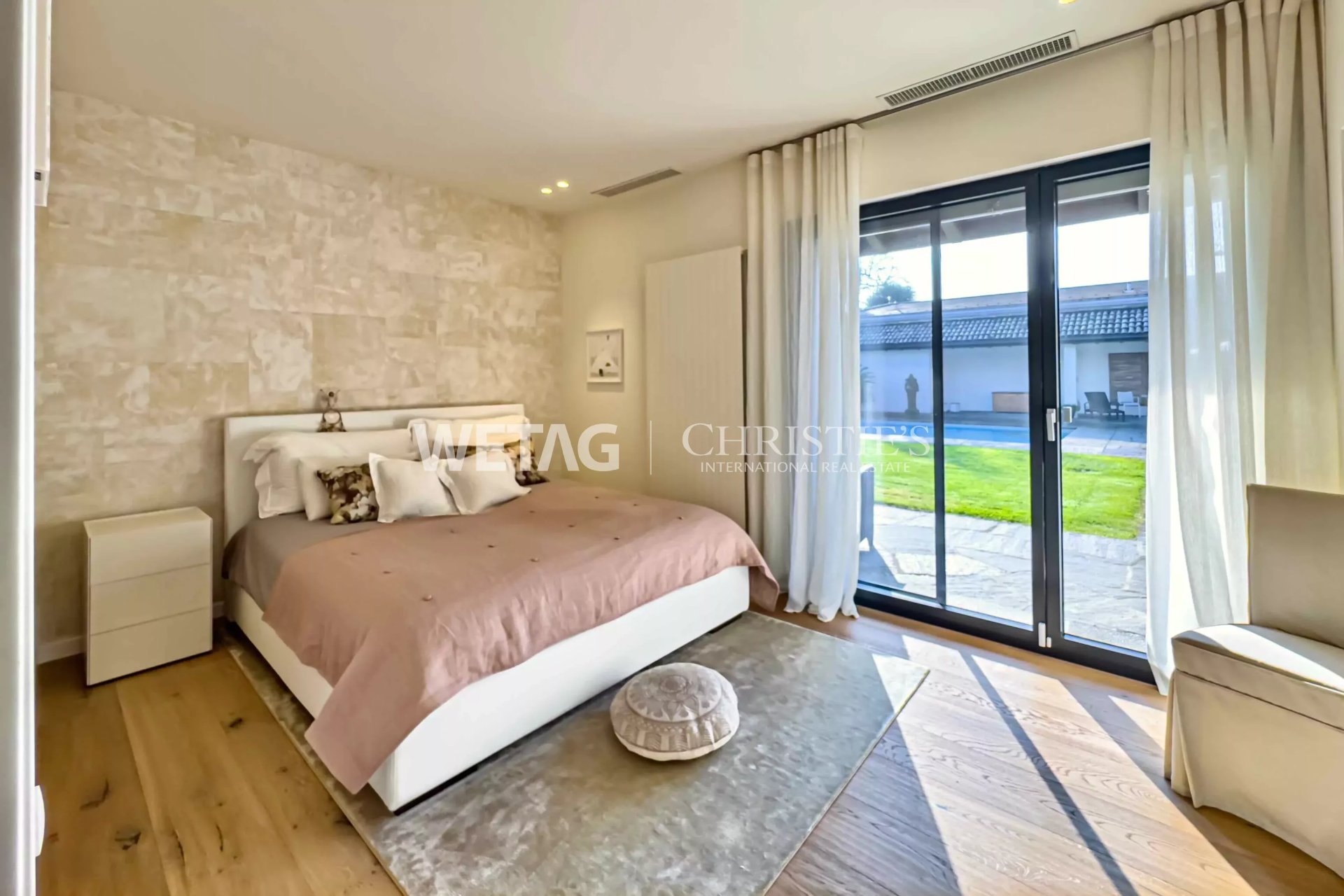 4 Bedroom Villa/Townhouse's Image 3