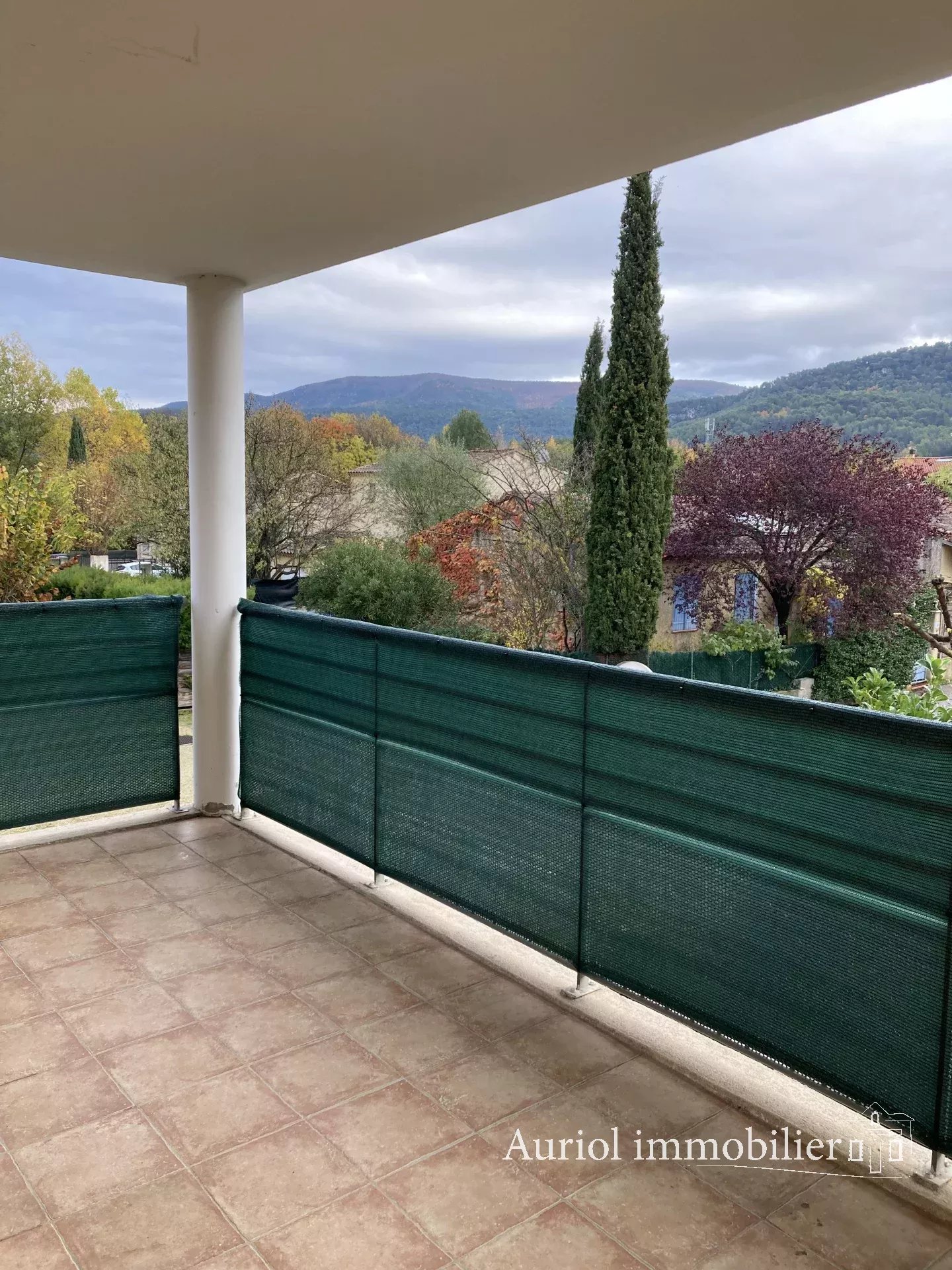 AURIOL - T2 avec terrasse et garage dans résidence récente avec ascenseur