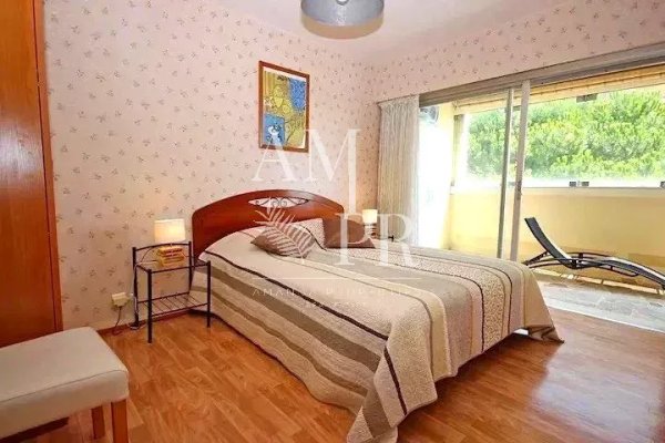 Elegant Family Apartment with Terrace in Cannes Basse Californie — photo 6