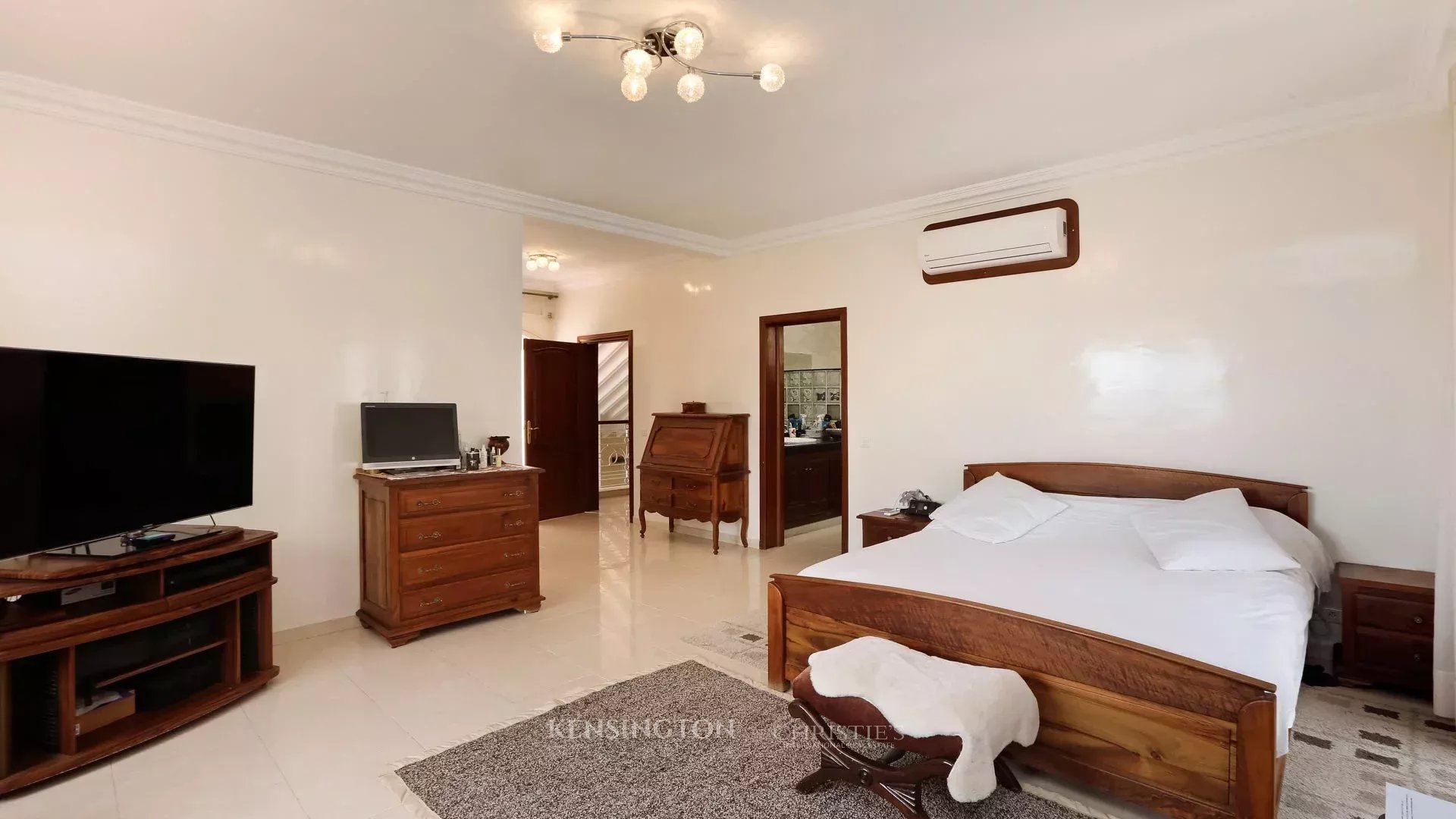 5 Bedroom Villa/Townhouse's Image 20