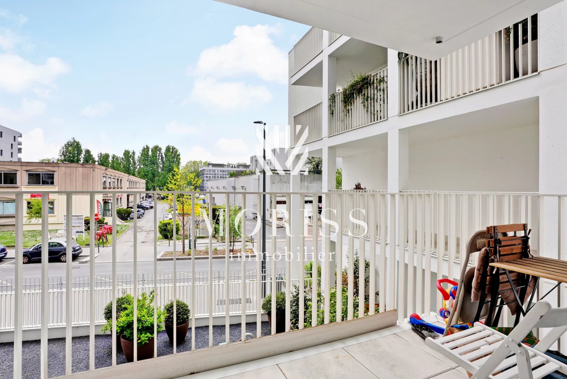 Asnières Sur Seine - Appartement 3 pièces de 62 M2 + 6 M2 de bal - Image Array