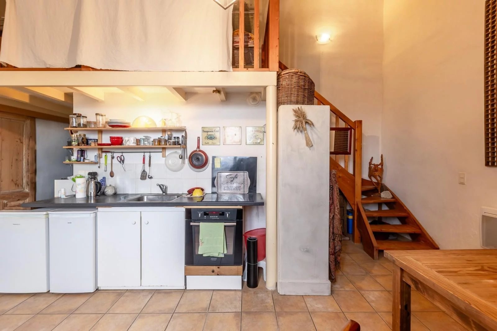 Studio in Bonnieux with a view