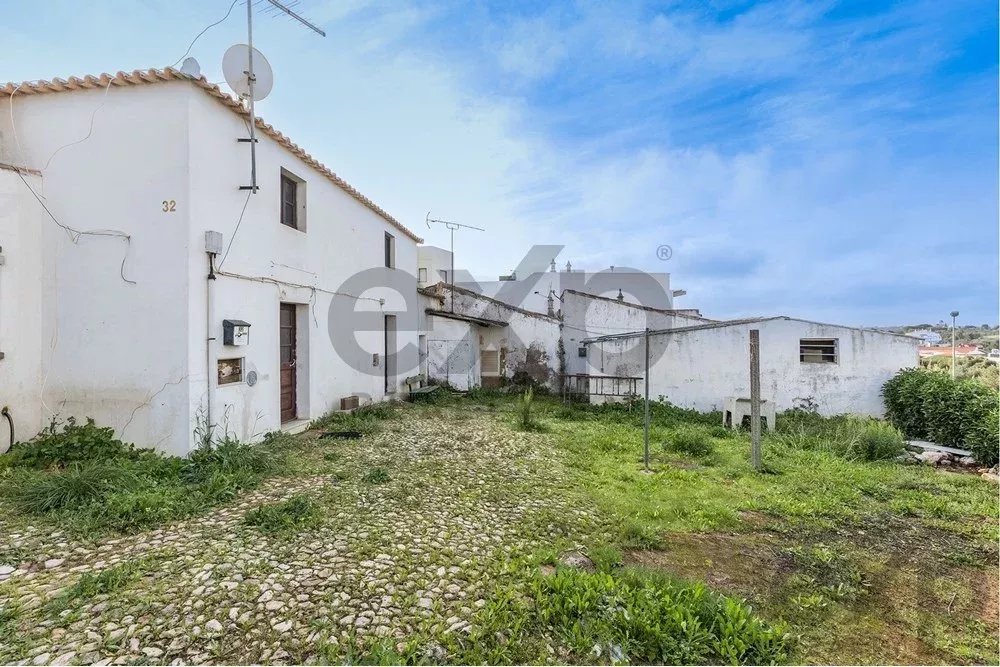 Oportunidade Exclusiva: Venda de Prédio Urbano na Guia, Albufeira, ideal para investimento