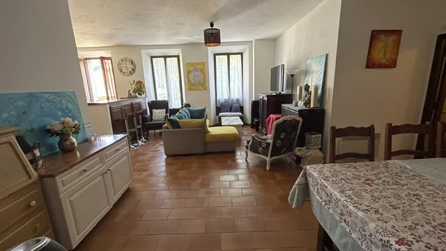 CALLIAN dans maison de village 3P de 90 m²
