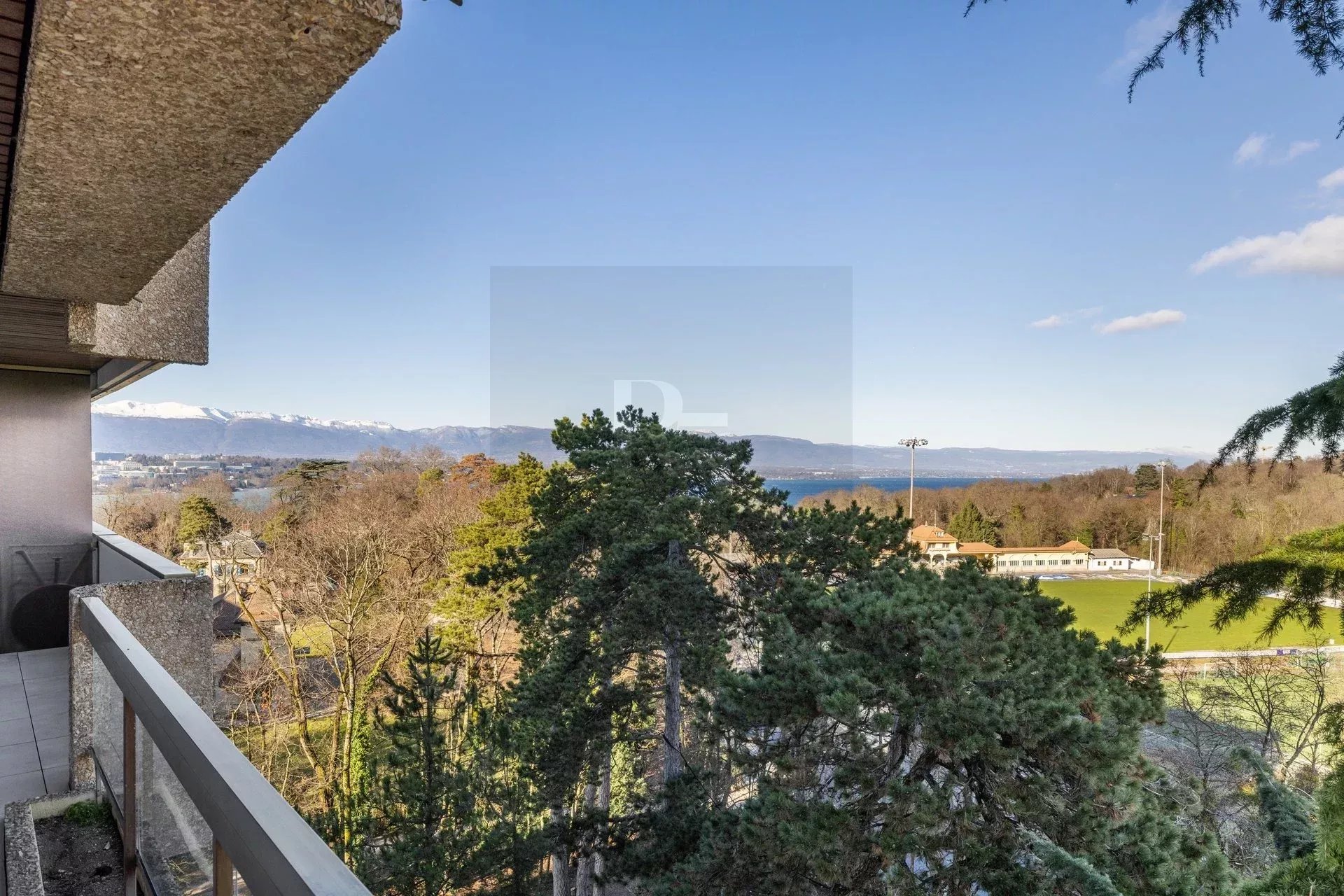 Modern 3-Bedroom Apartment with Panoramic Views in Cologny — photo 2