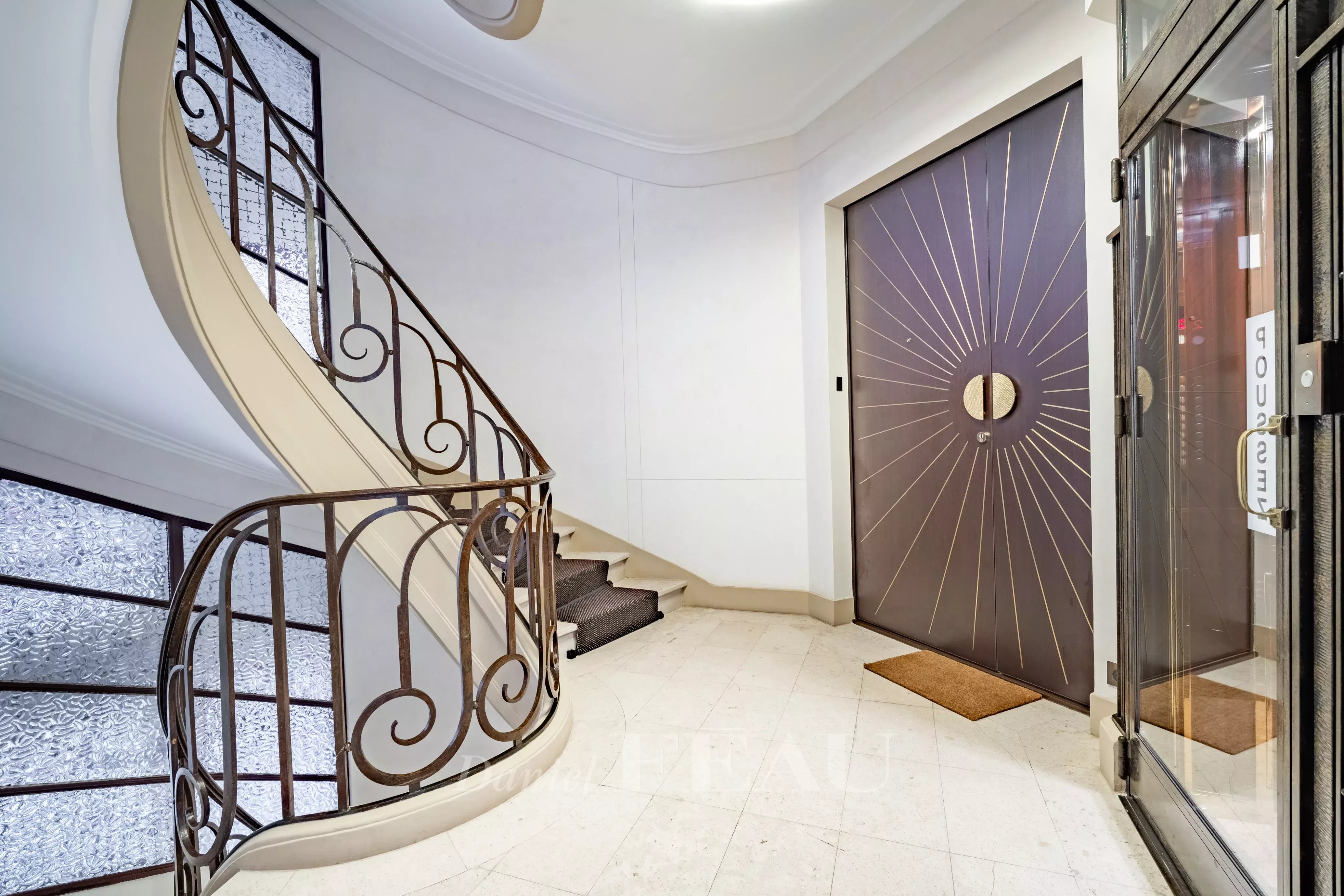 Sale Apartment Paris 16th