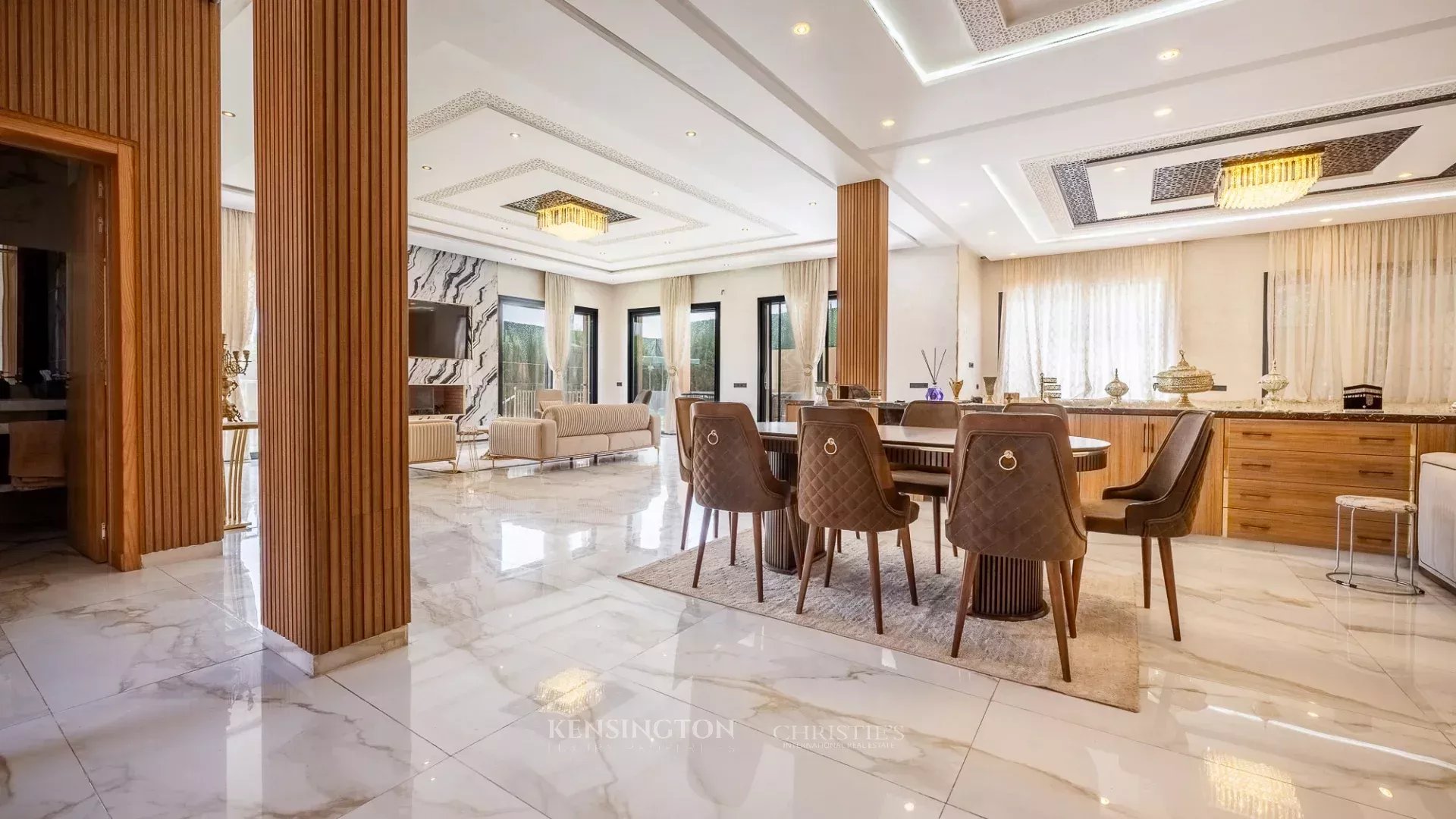6 Bedroom Villa/Townhouse's Image 12