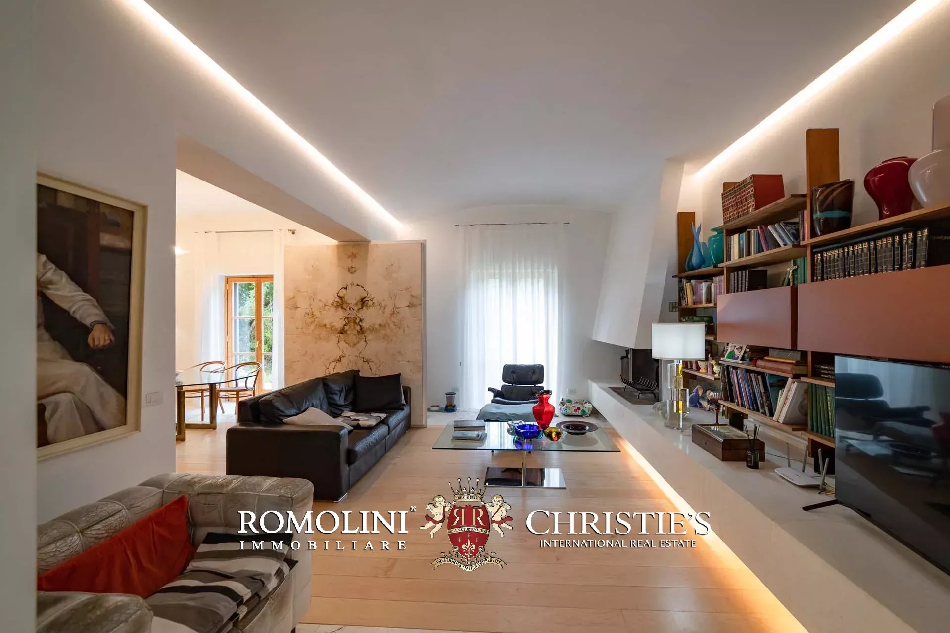 11 Bedroom Villa/Townhouse's Image 46