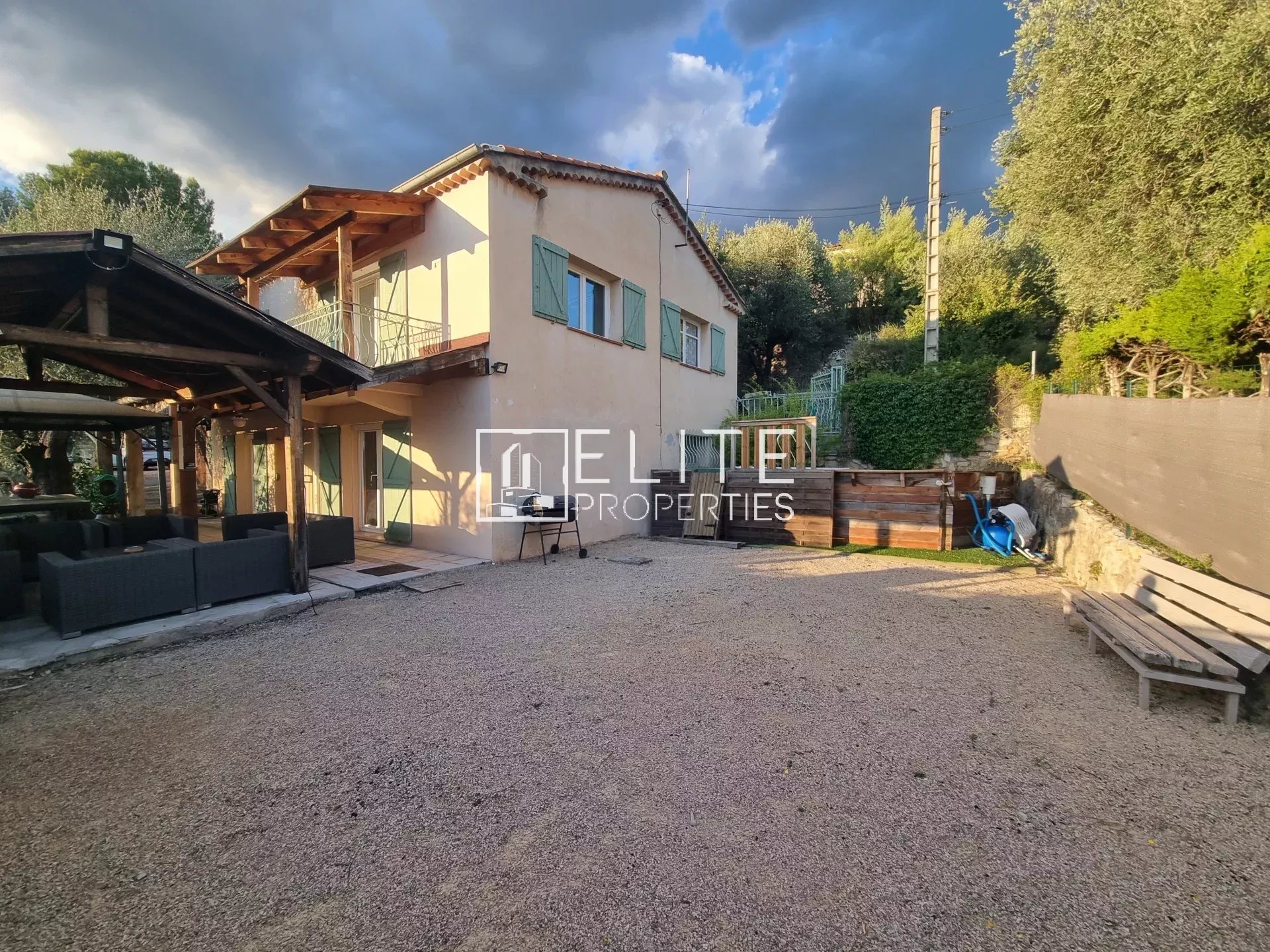PEYMEINADE / SPERACEDES – 180 m² – 540 K€ FAI
