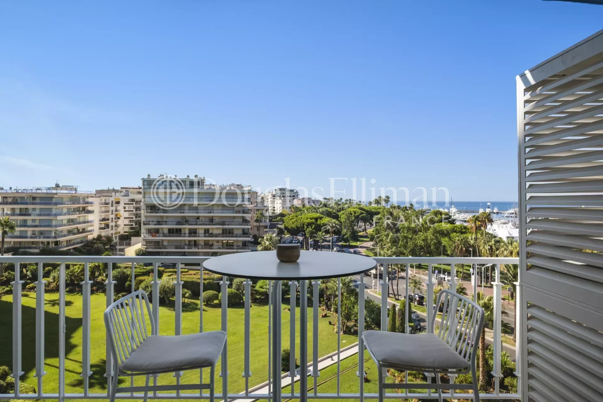 CANNES CROISETTE – Superbe 4 pièces rénové vue mer - Image nᵒ3