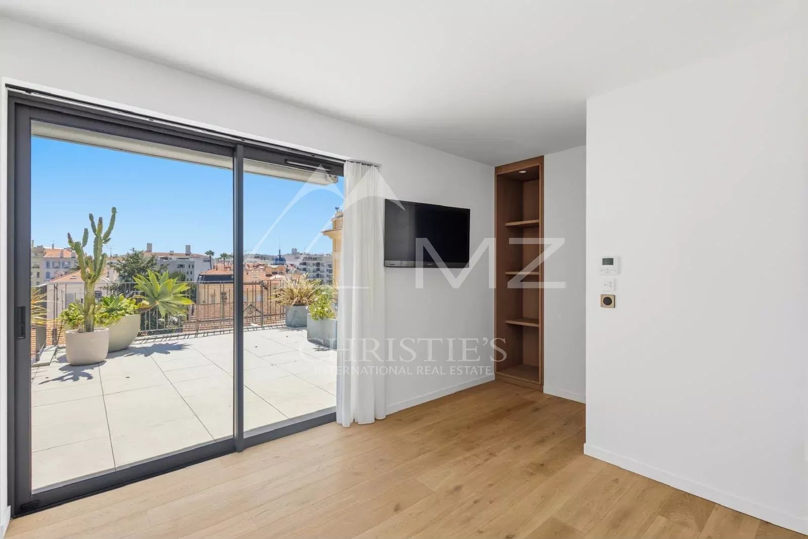 3 Bedroom Apartment/Flat's Image 3