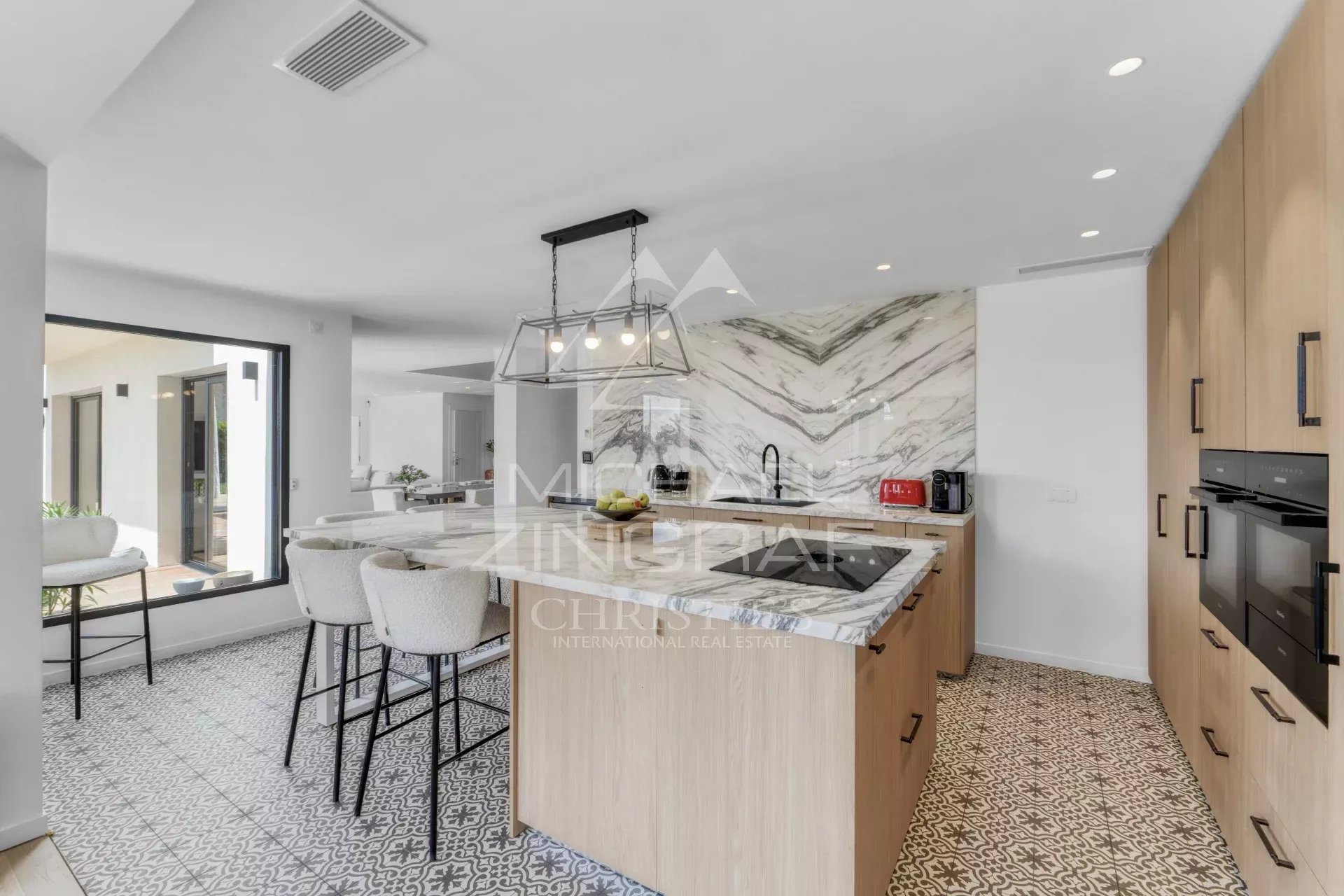 4 Bedroom Villa/Townhouse's Image 5