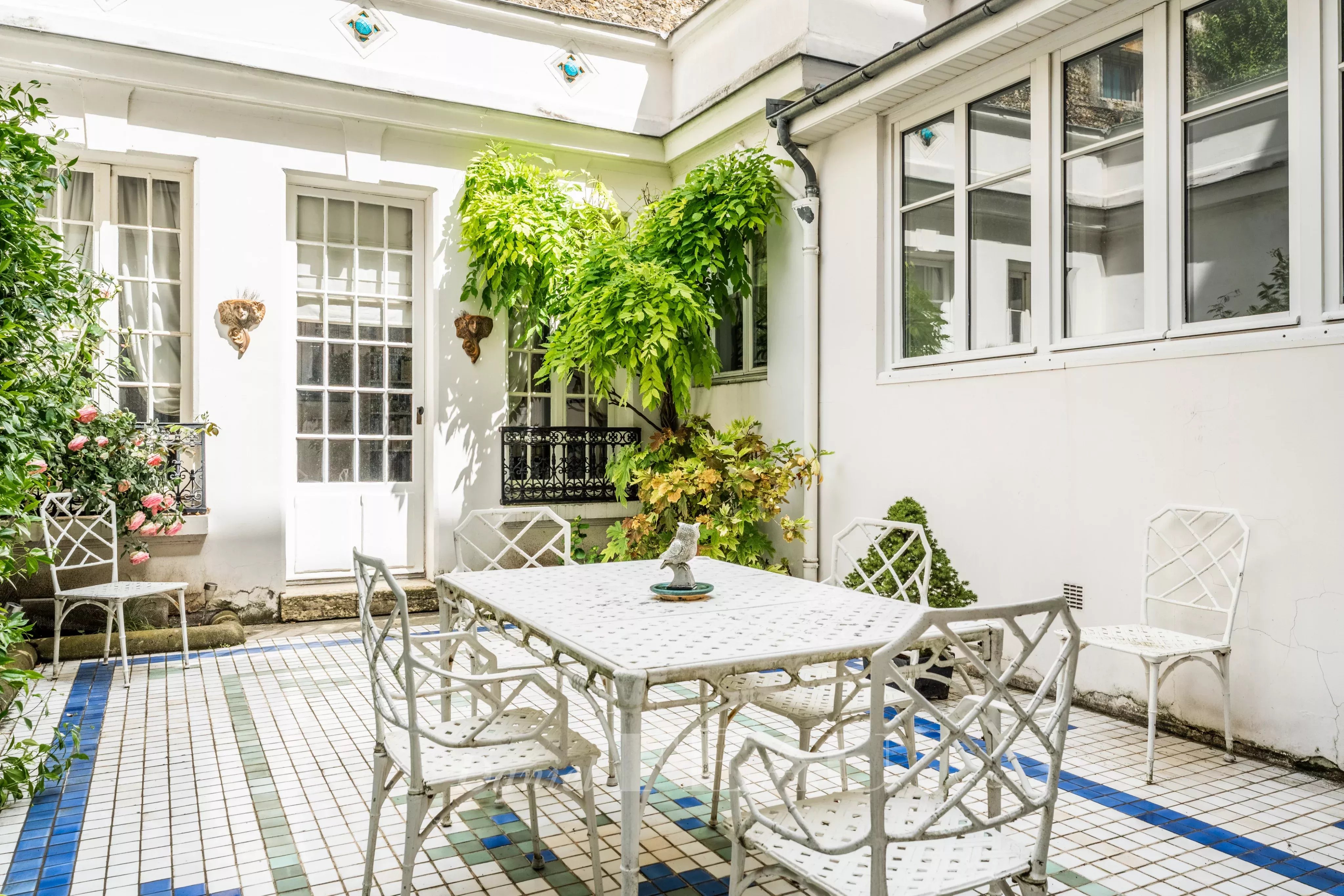 Sale Mansion Paris 16th