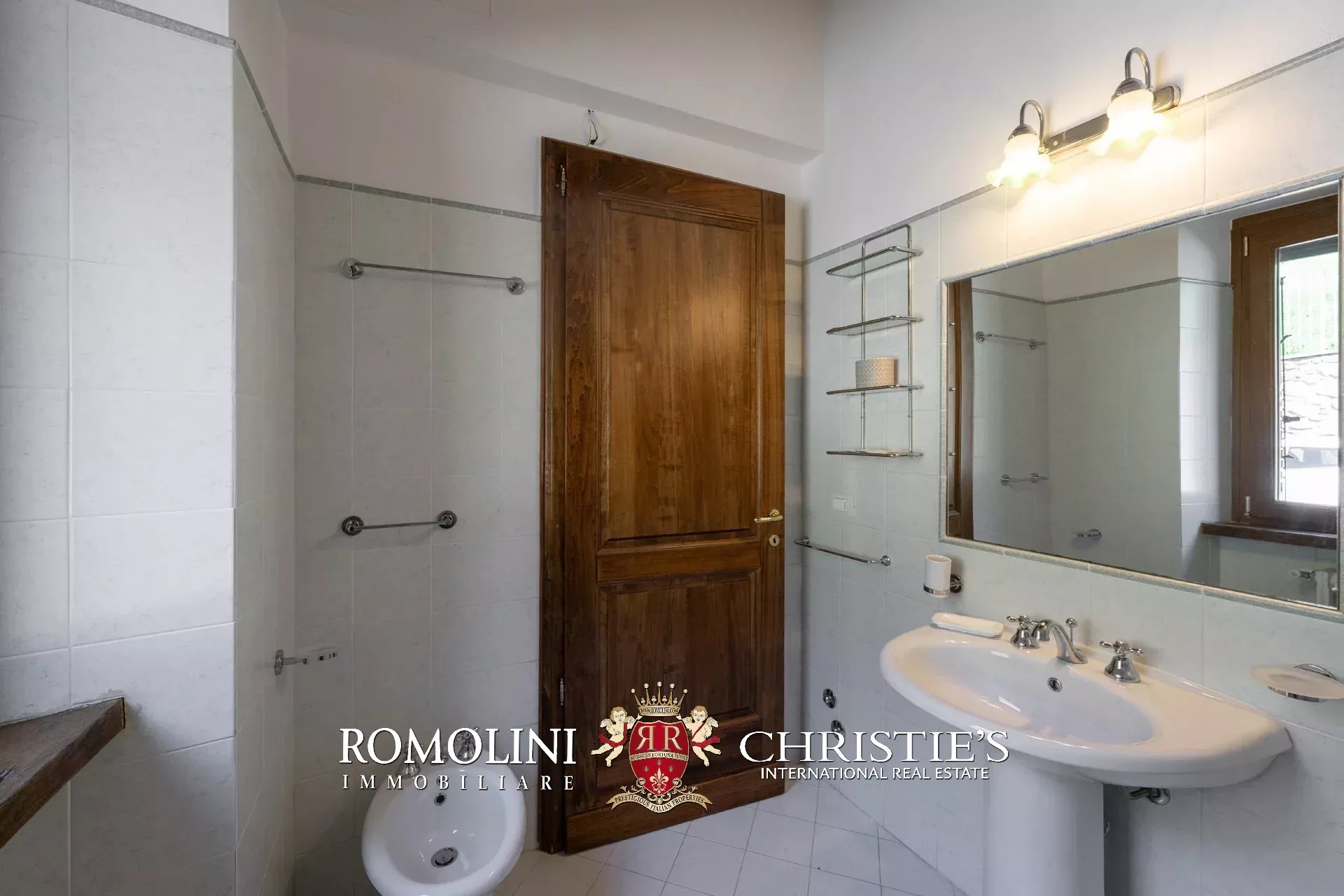 13 Bedroom Villa/Townhouse's Image 84