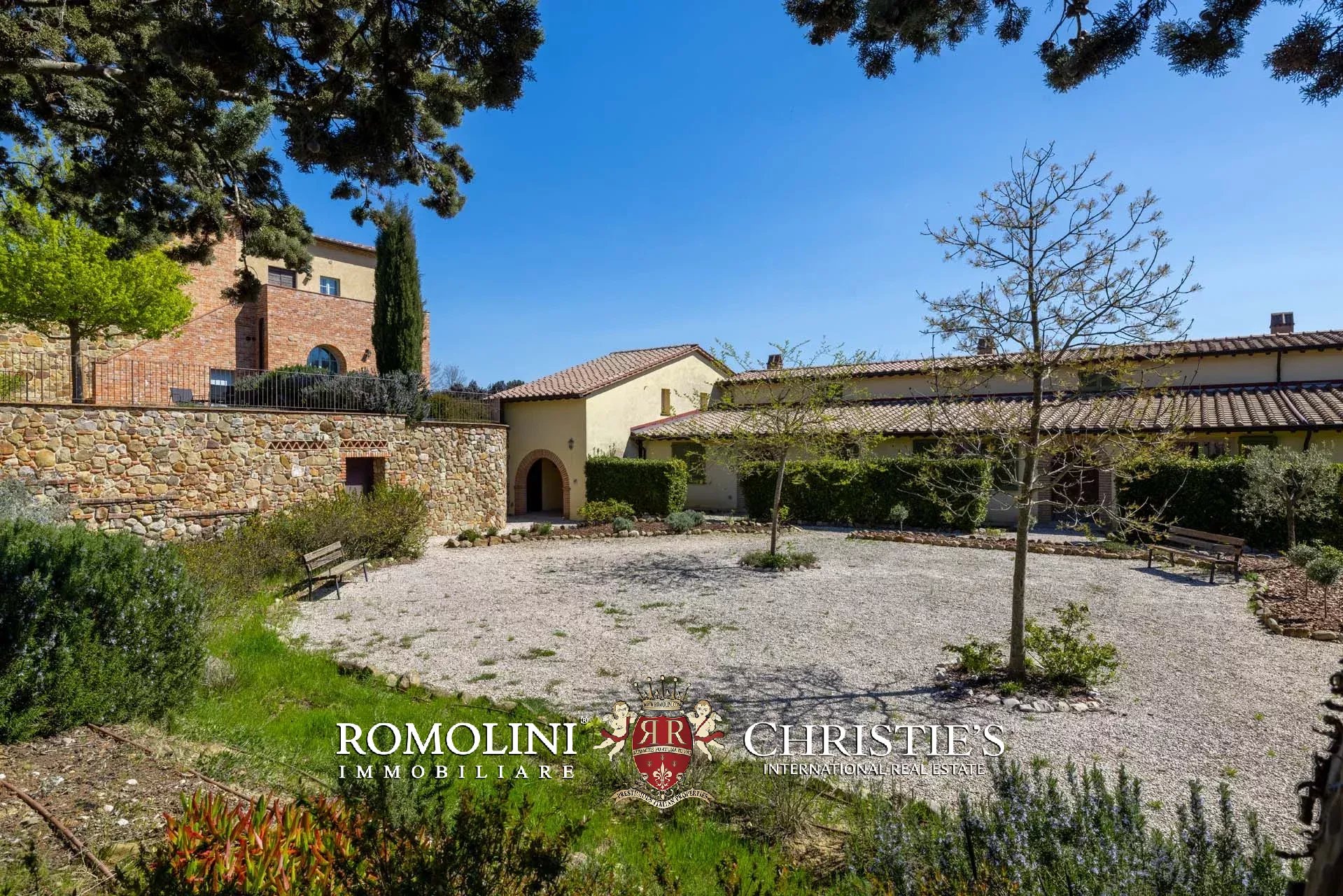 LUXUSANLAGE MIT 19 WOHNUNGEN IN DER TOSKANA, VAL D'ORCIA