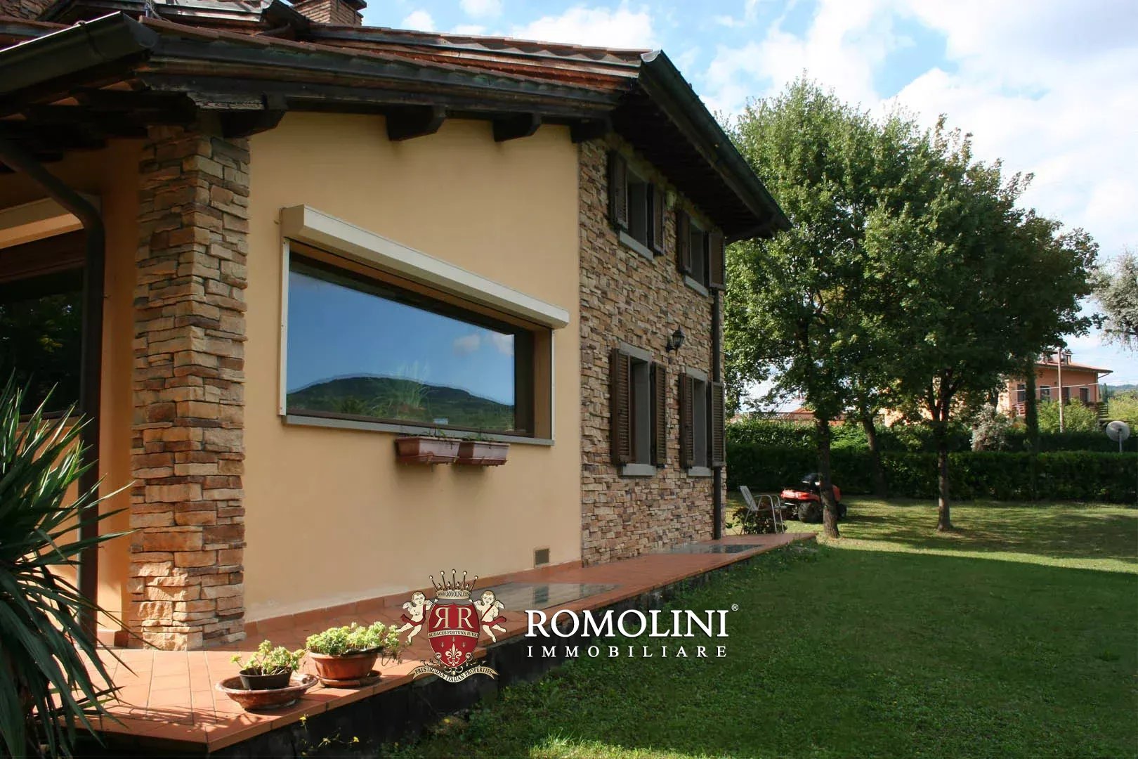 5 Bedroom Villa/Townhouse's Image 9