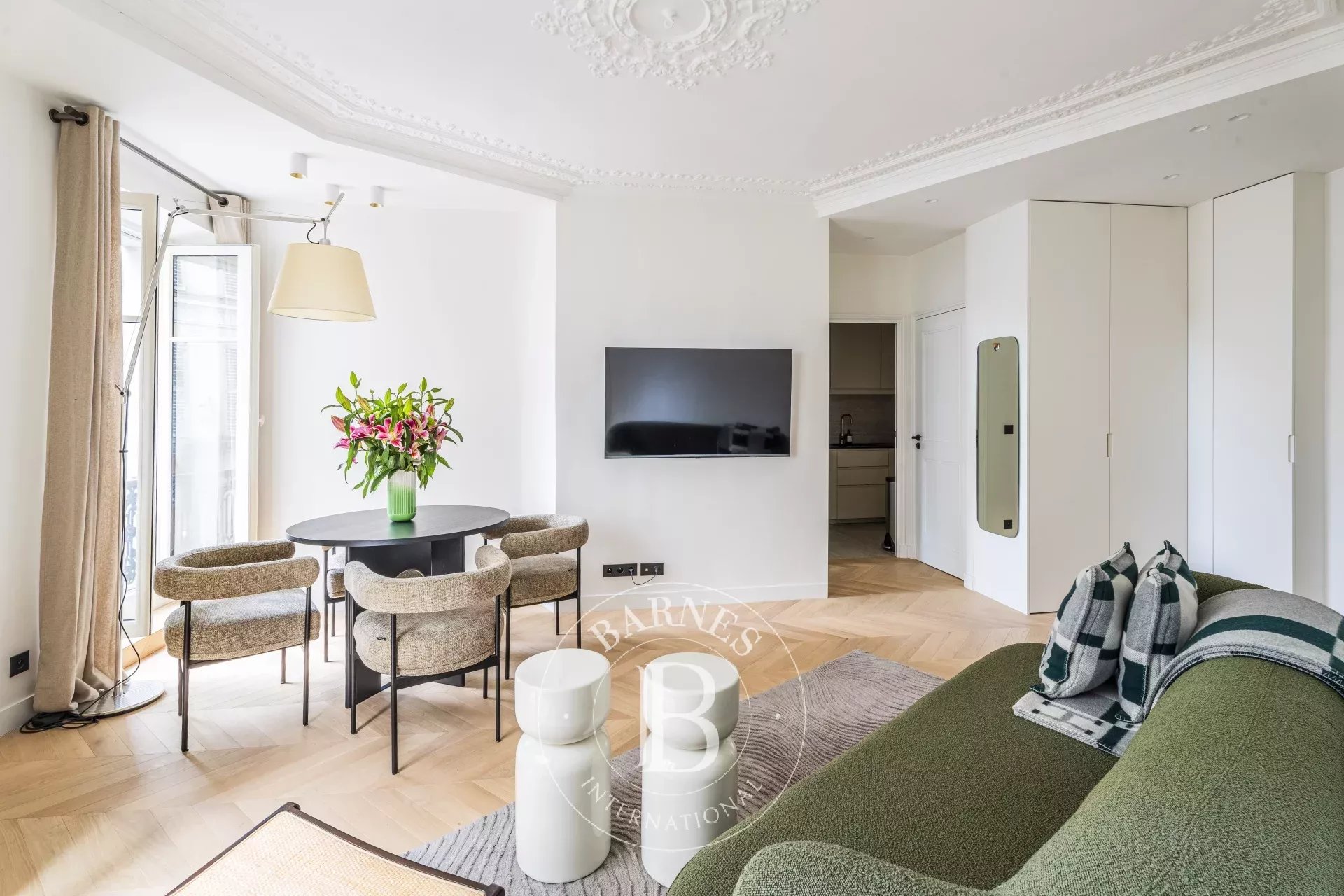 Apartment Paris 75018  -  ref 86115855 (picture 2)