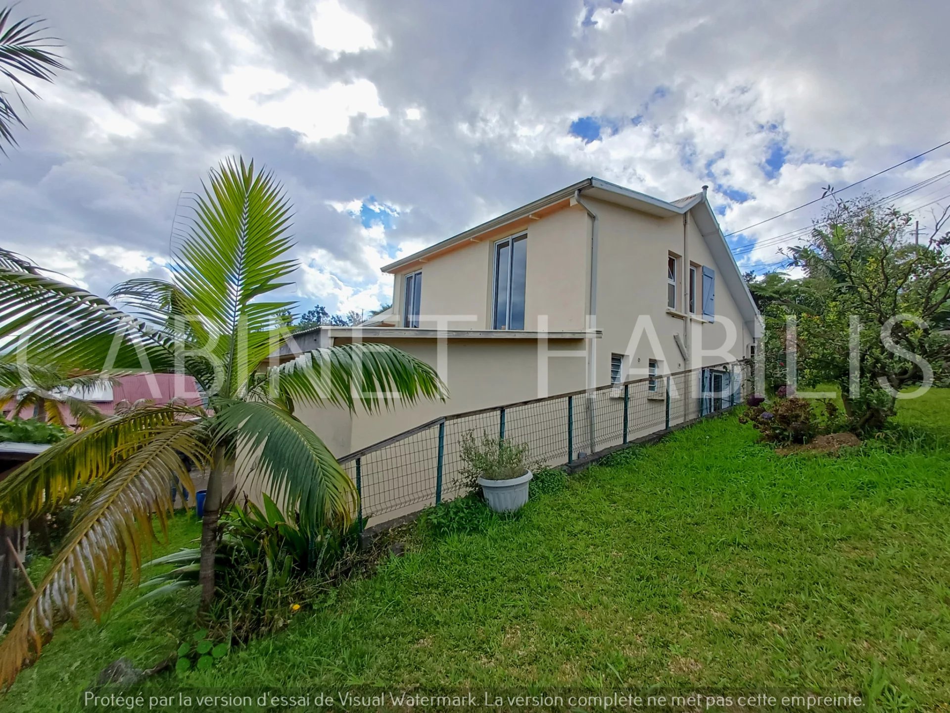 A VENDRE - MAISON T6 - LA PLAINE DES CAFRES - 196 800 EUR