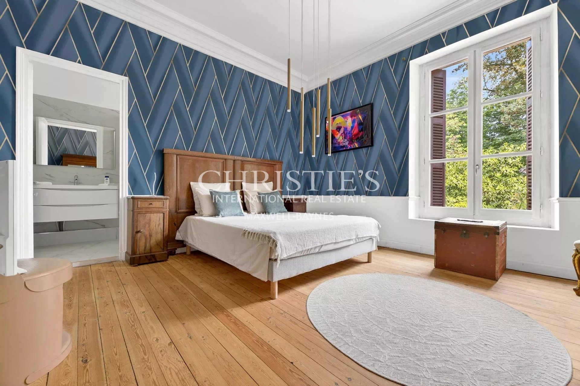 9 Bedroom Chateau's Image 49