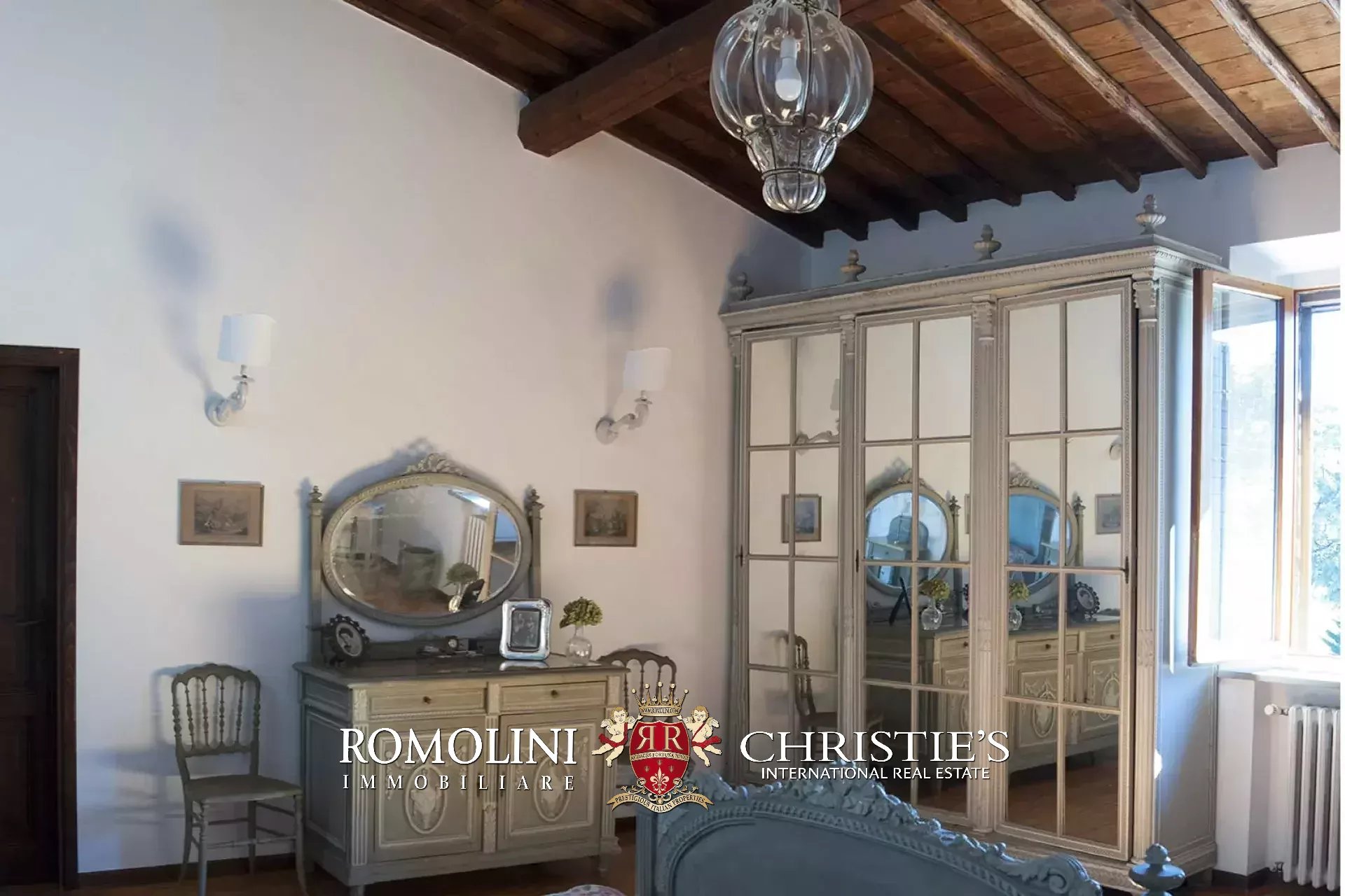 18 Bedroom Vineyard's Image 88