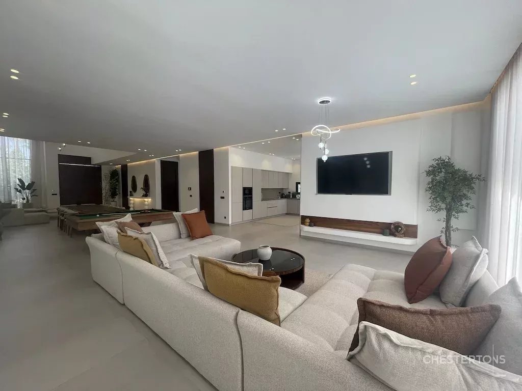  Image of Villa - 5 Bedrooms for Sale in Marrakech-Ménara-Marrakech-Morocco, Image 7