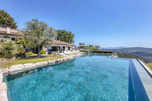 Estate for sale in Saint-Cezaire-sur-Siagne — photo 2